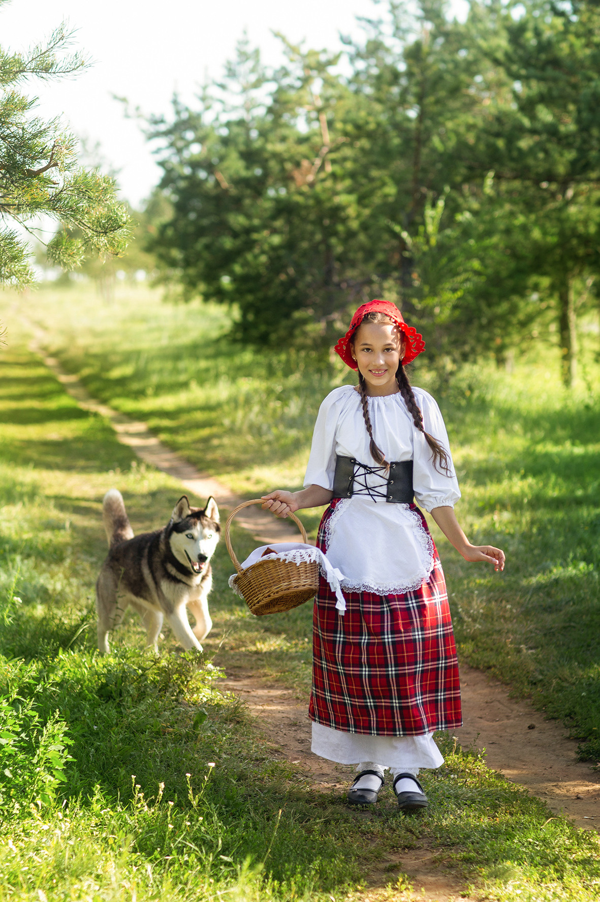 Детская тематическая костюмированная фотосессия, красная шапочка.