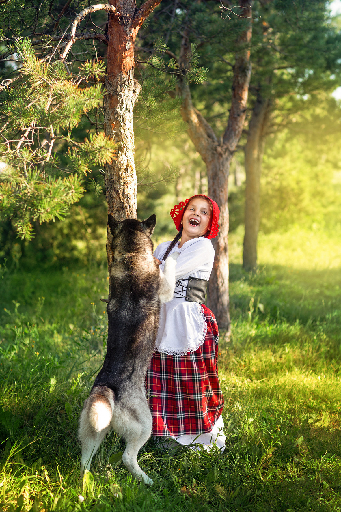 Детская тематическая костюмированная фотосессия, красная шапочка.