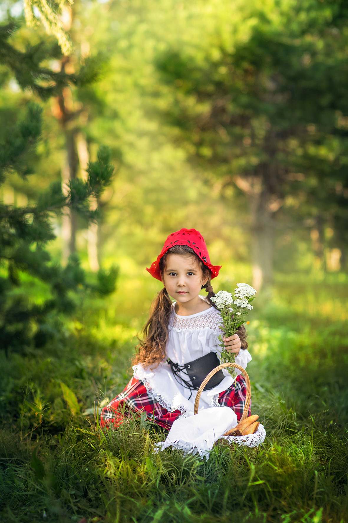 Детская тематическая костюмированная фотосессия, красная шапочка.