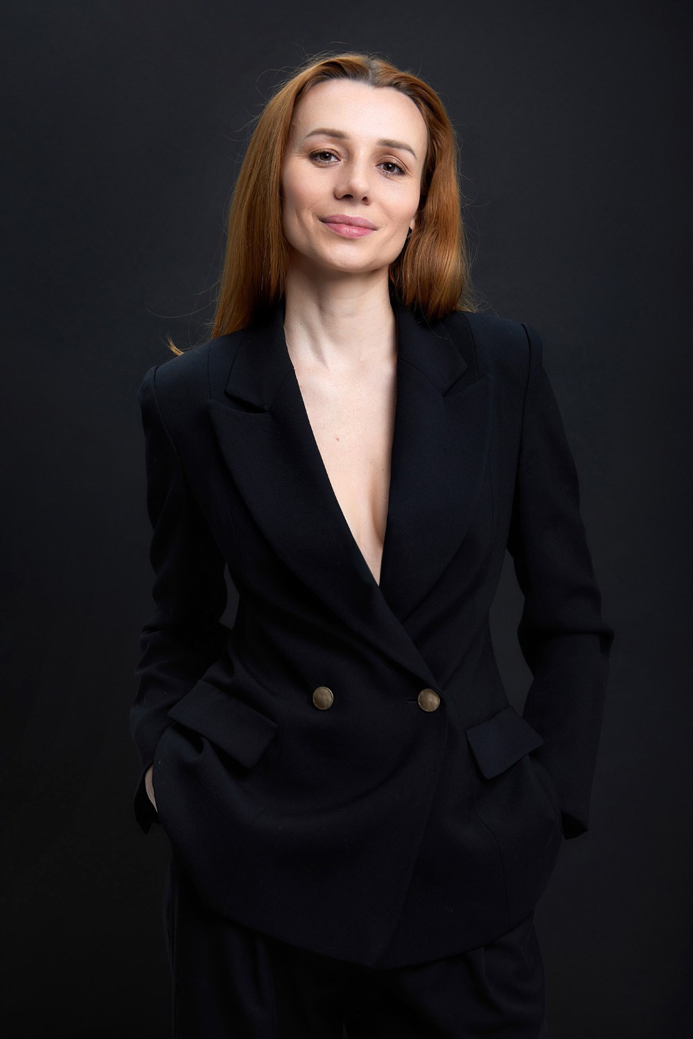 Женские фотосессии в студии и в городе: художественные, для соцсетей, сайтов знакомств. Фотограф Полина Завельская