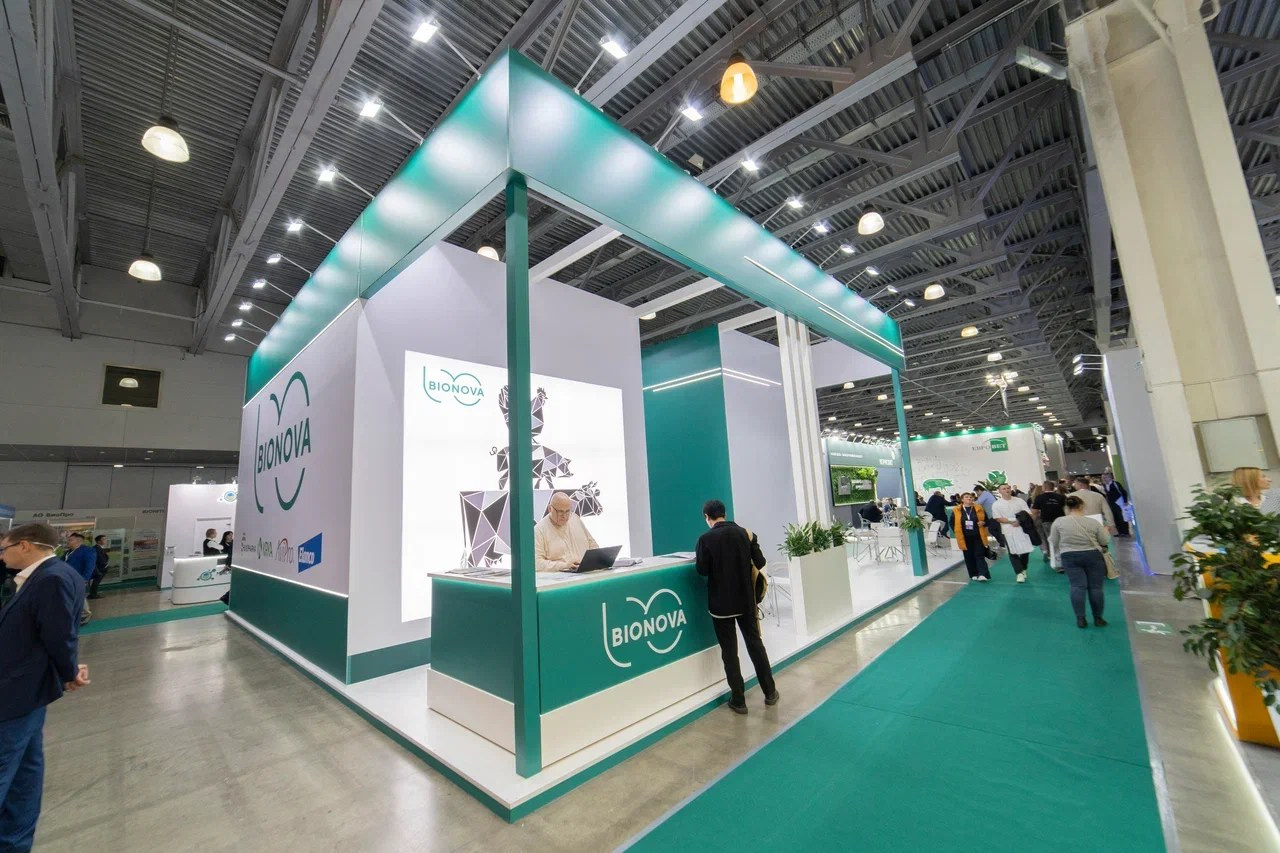 Выставочные стенды. Профессиональный портретный фотограф в Москве Владимир Глаголев