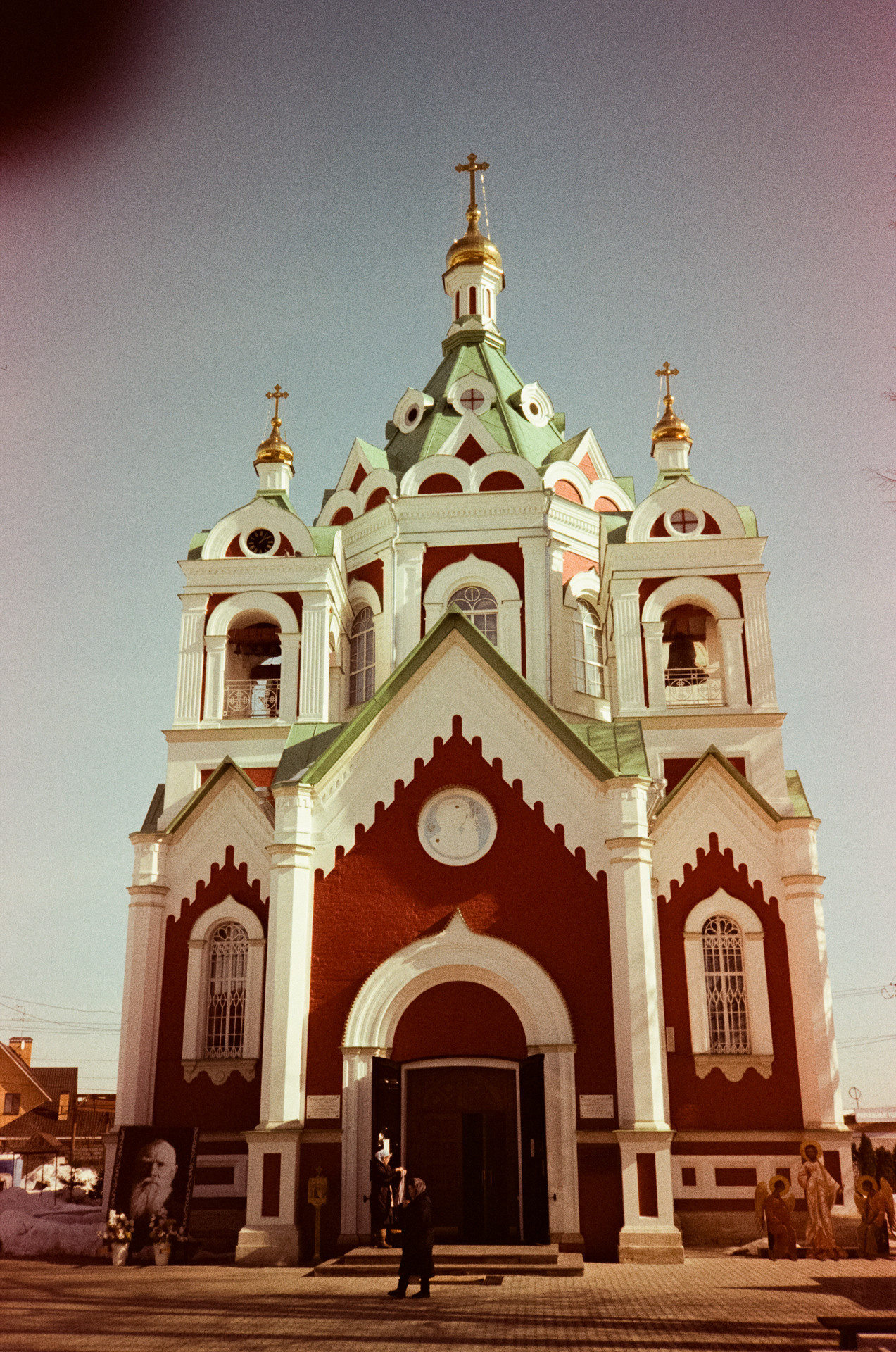 Kodak Gold 200 at ISO 100 / Fuji DL300