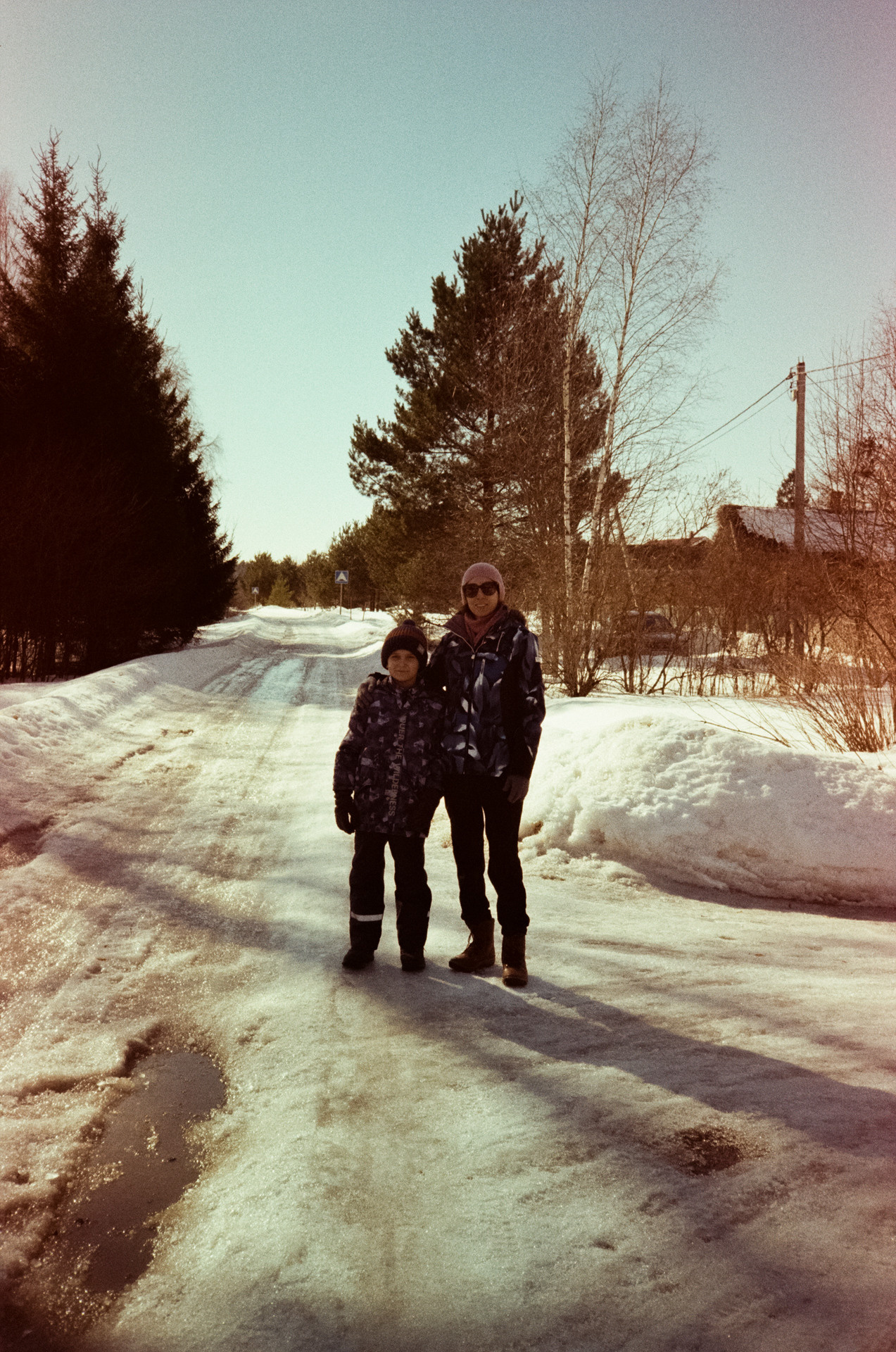 Kodak Gold 200 at ISO 100 / Fuji DL300