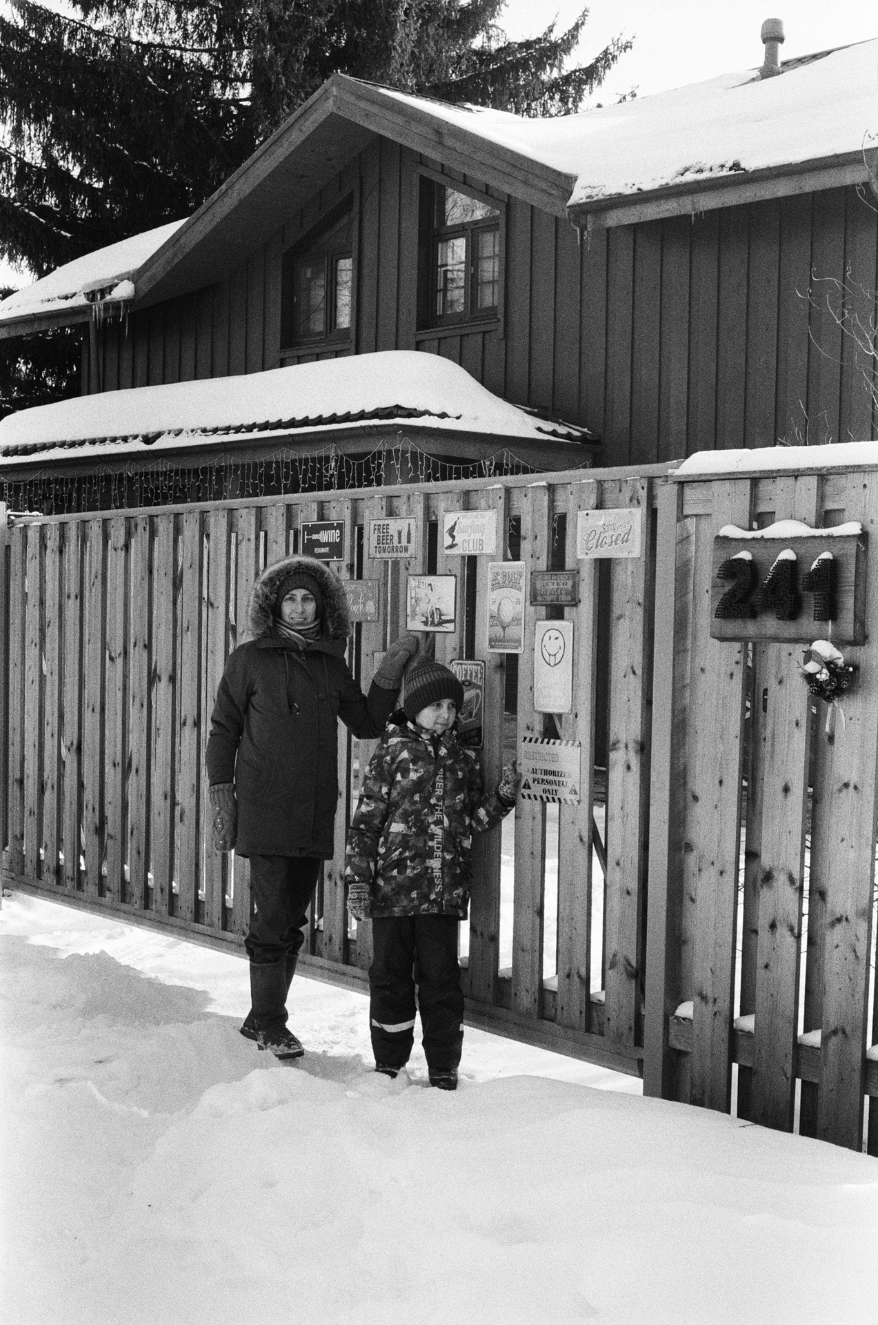 Nikon F100 — Nikon 50 1.8D / SFL Т-25 ISO 125 BW