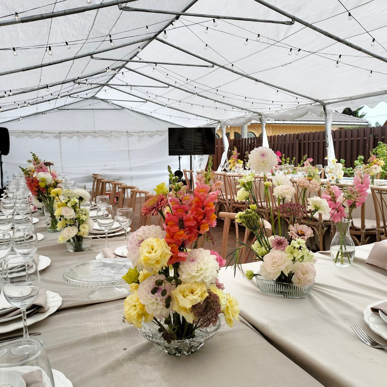 цветы на заказ. цветы. флорист дизайнер. клиентский сервис. головинский район. сао. флорист ховрино. флорист головинскийрайон. флорист клин. оформление цветами. цветочное оформление. оформление живыми цветами. современная флористика. камерная свадьба. большая свадьба. флорист на свадьбу москва. декоратор на свадьбу. концепция свадьбы. ручная работа. маленькая свадьба. бюджетная свадьба. дорогая свадьба. работа на заказ. живые цветы. украшение живыми цветами