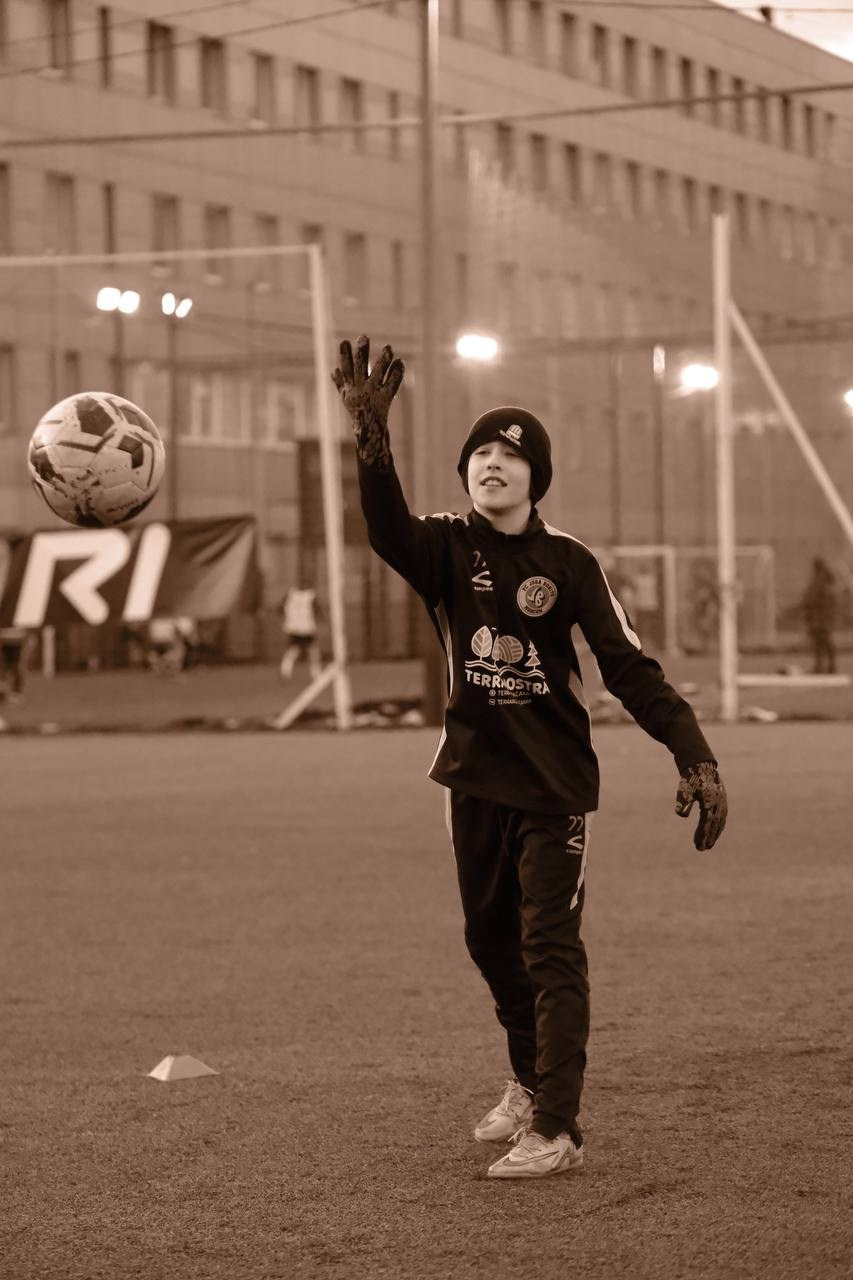 Футбол фотосъемка футбола спортивный фотограф в Москве. Фотограф и художник в Москве Евгения Нюнина