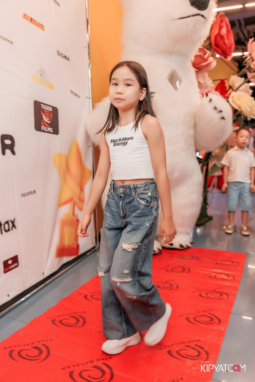 ПРЕЗЕНТАЦИЯ 10 ГРУППЫ КИНОПРОЕКТА STARBALALAR. КИПЯТКОМ АЛМАТЫ!