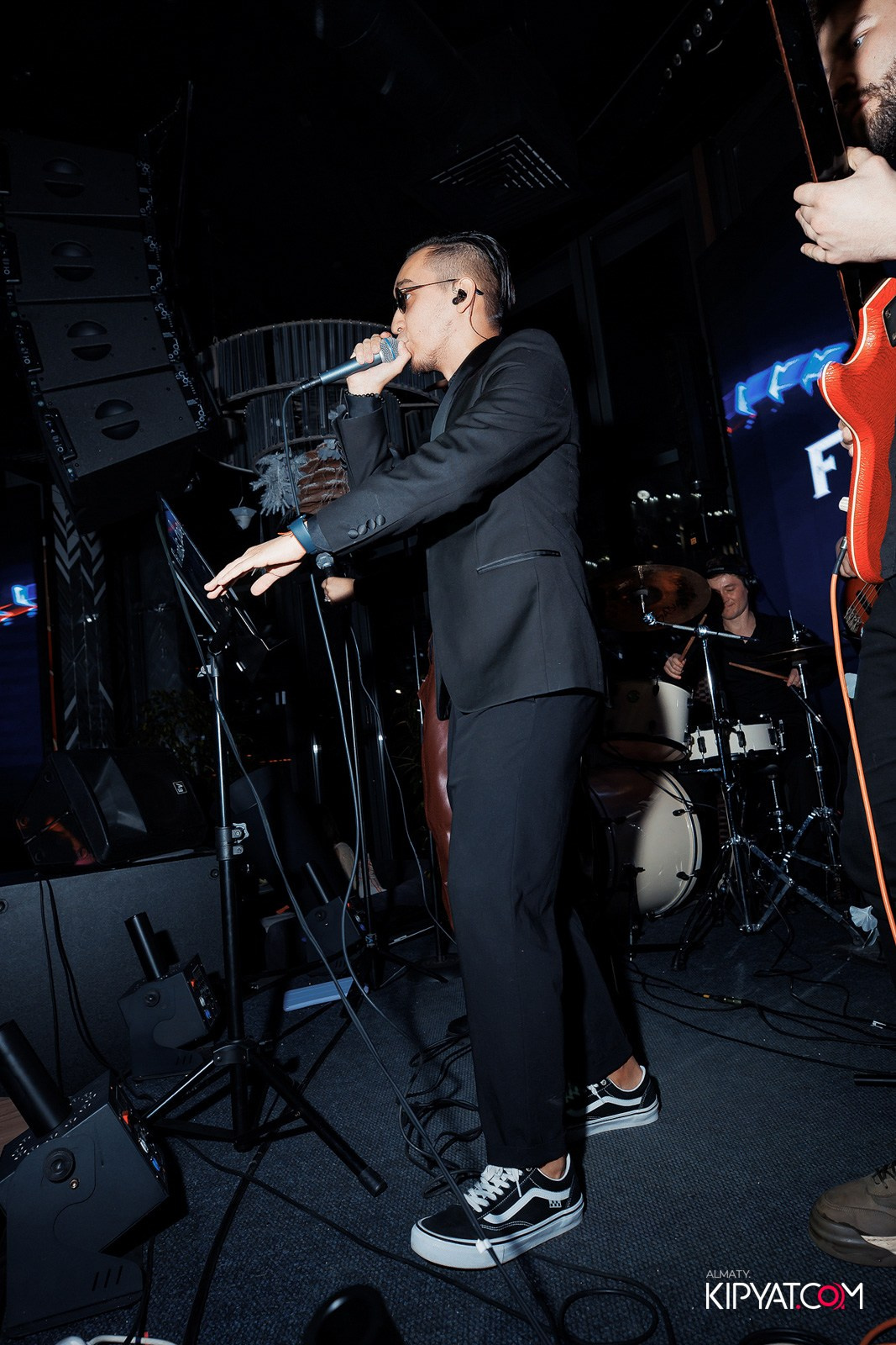 FRIENDS BAR & TERRACE. КИПЯТКОМ АЛМАТЫ!