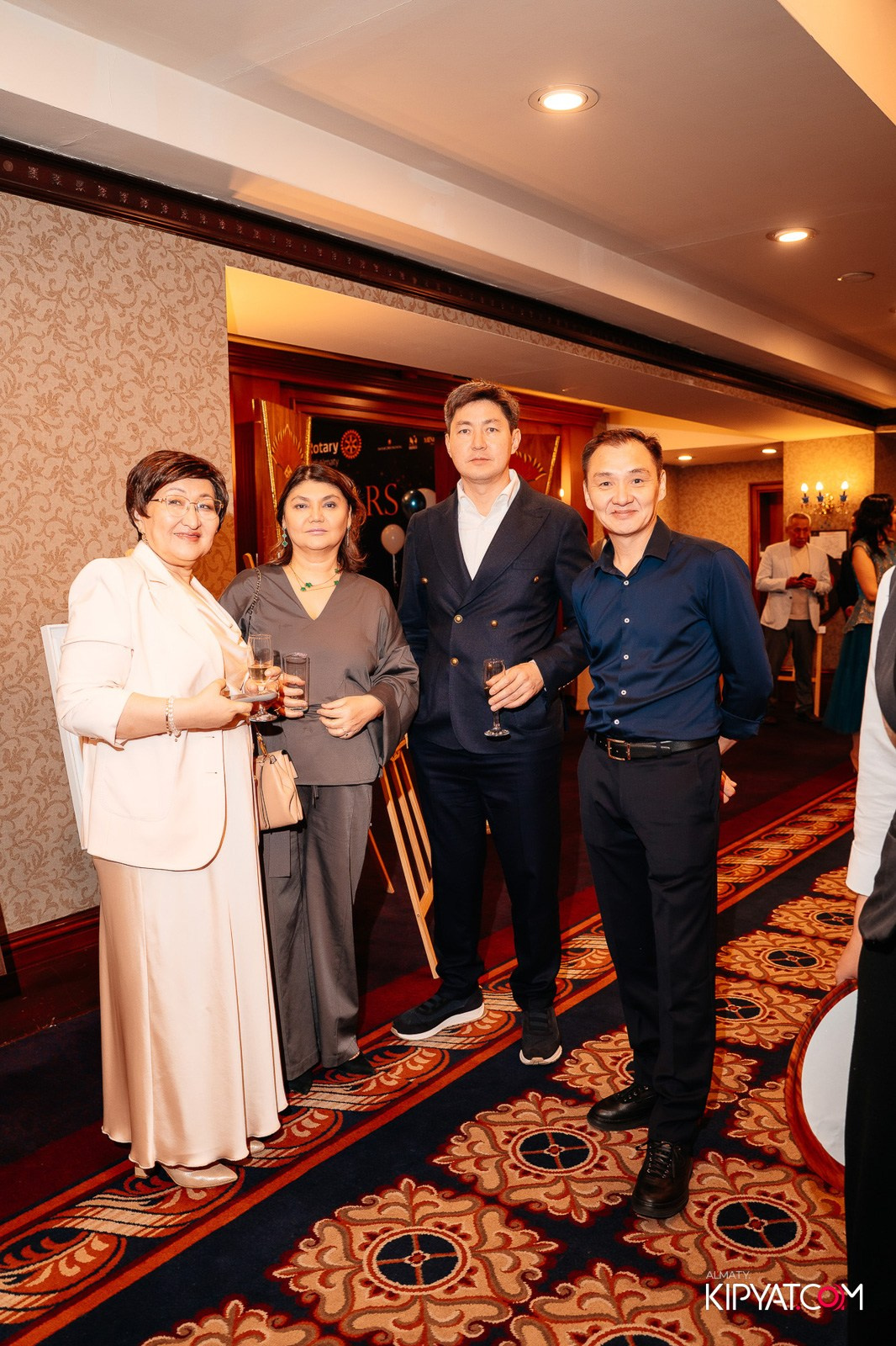 БЛАГОТВОРИТЕЛЬНЫЙ УЖИН В ЧЕСТЬ 30-ЛЕТИЯ ROTARY CLUB OF ALMATY. КИПЯТКОМ АЛМАТЫ!
