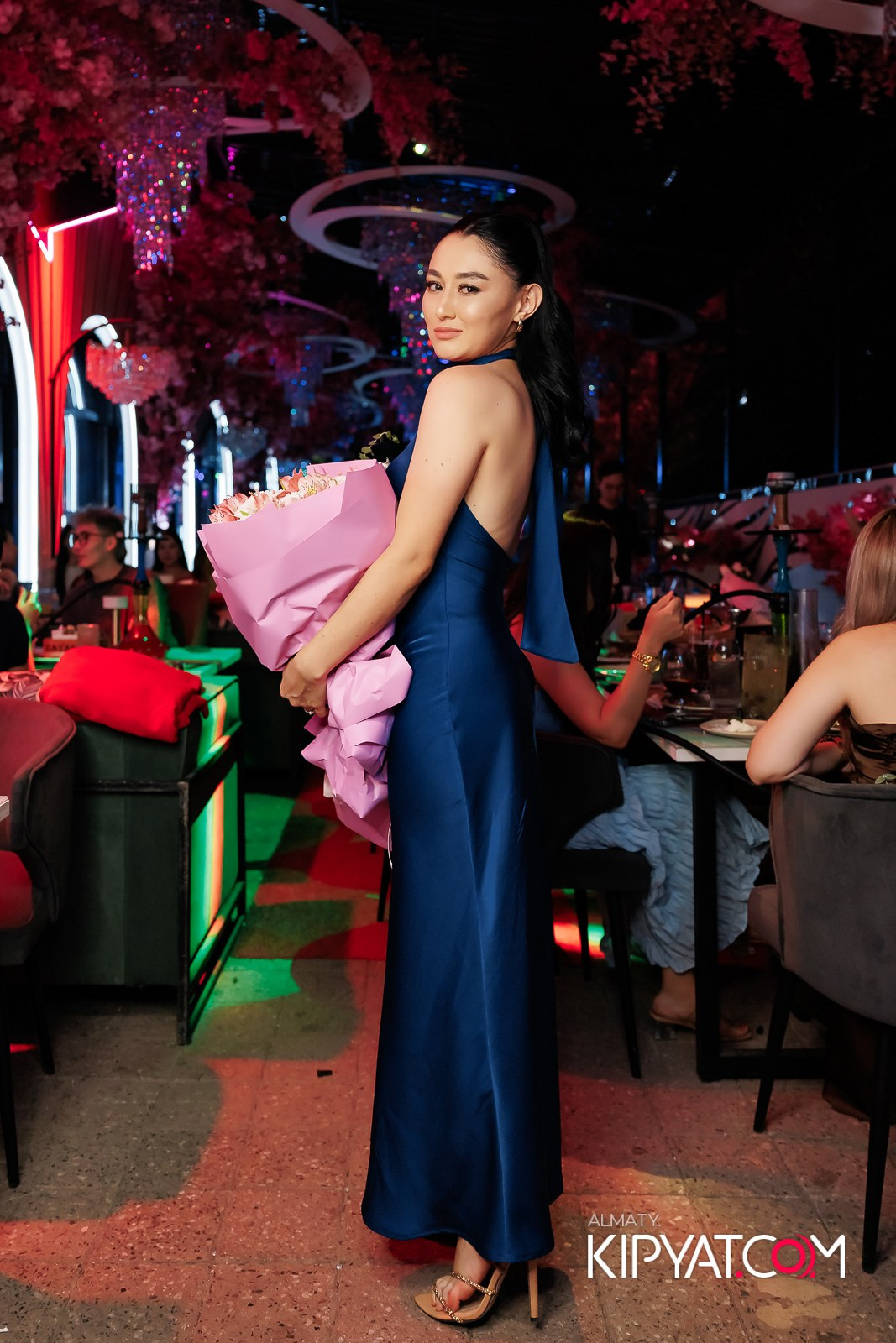 ЗАЯ, НА БИС. КИПЯТКОМ АЛМАТЫ!