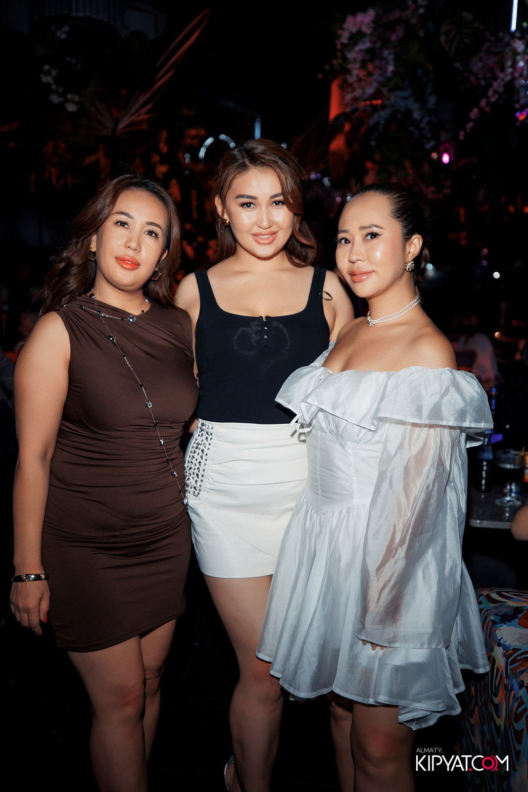 FRIENDS BAR & TERRACE. КИПЯТКОМ АЛМАТЫ!