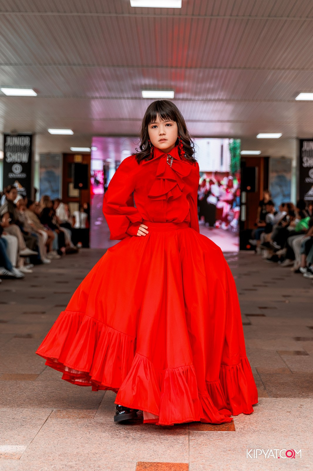 JUNIOR FASHION SHOW. КИПЯТКОМ АЛМАТЫ!