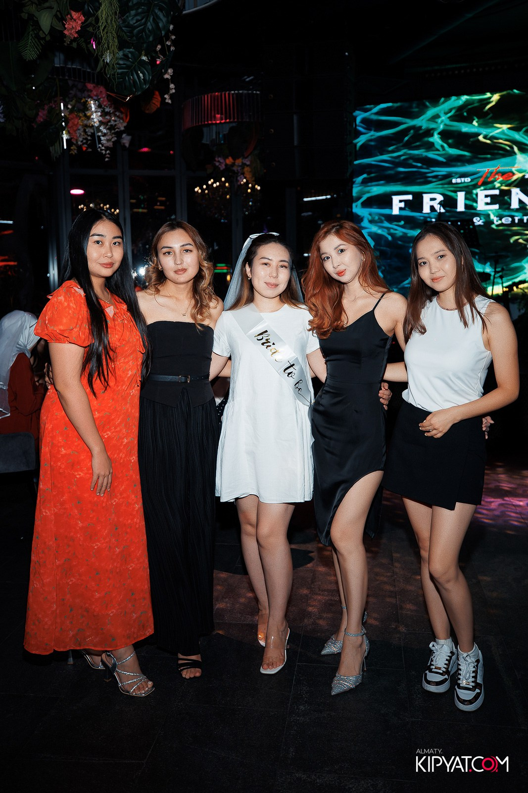 FRIENDS BAR & TERRACE. КИПЯТКОМ АЛМАТЫ!