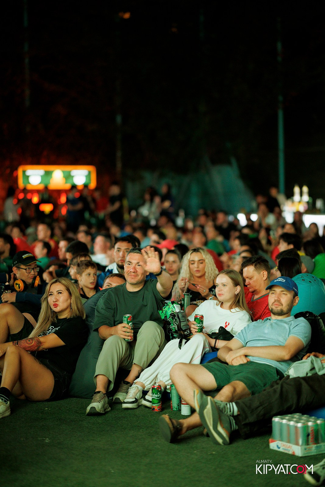 ТРАНСЛЯЦИЯ ФИНАЛА ЧЕМПИОНАТА МИРА ПО ФУТБОЛУ В VELVET SPORT VILLA. КИПЯТКОМ АЛМАТЫ! Фотосъемка мероприятий в Алматы
