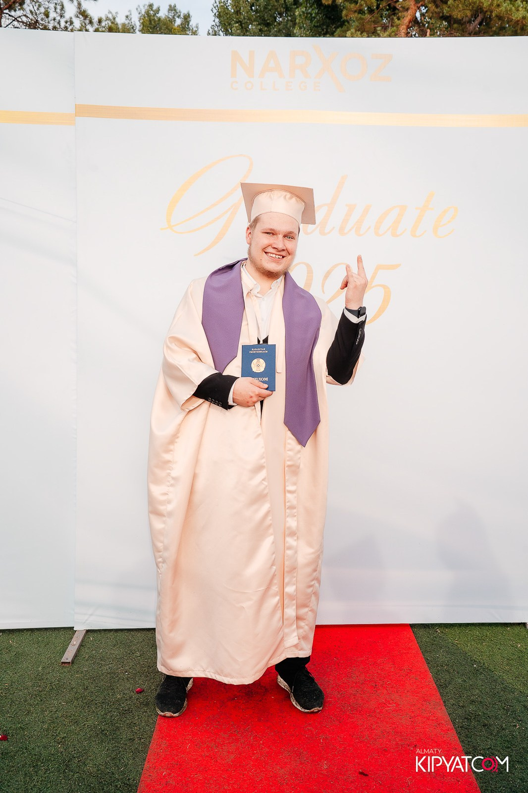ВРУЧЕНИЕ ДИПЛОМОВ — НАРХОЗ КОЛЛЕДЖ. Part 1. КИПЯТКОМ АЛМАТЫ!