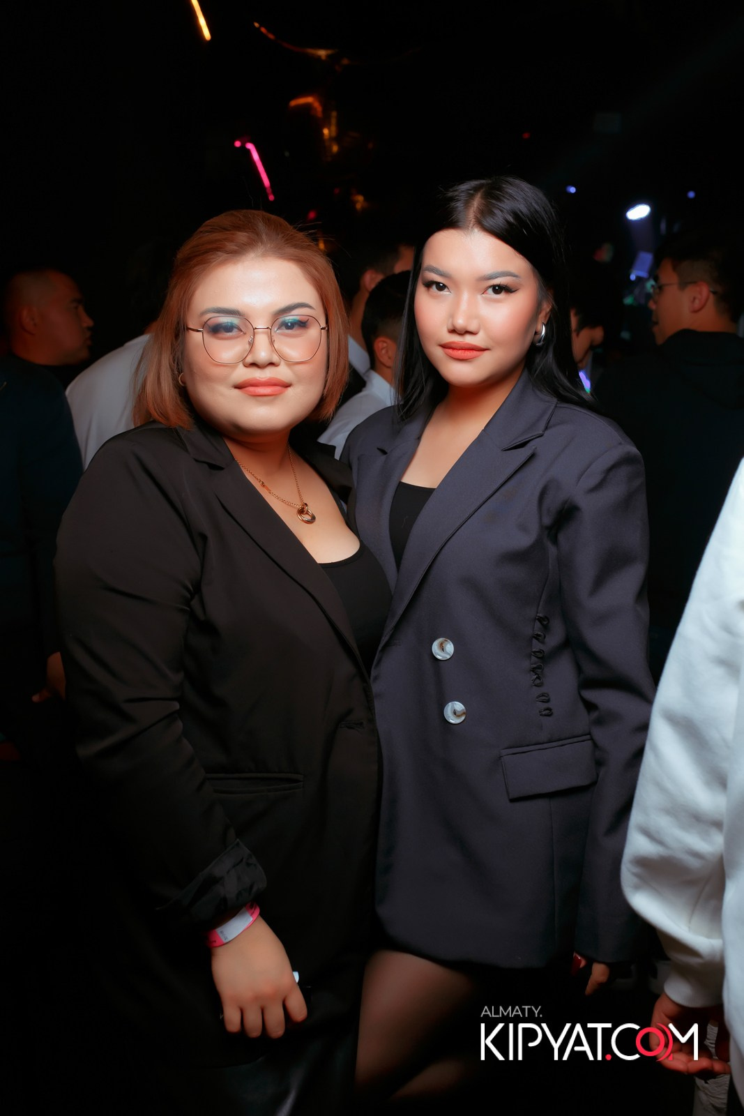 UYAT EMES BAR. КИПЯТКОМ АЛМАТЫ!