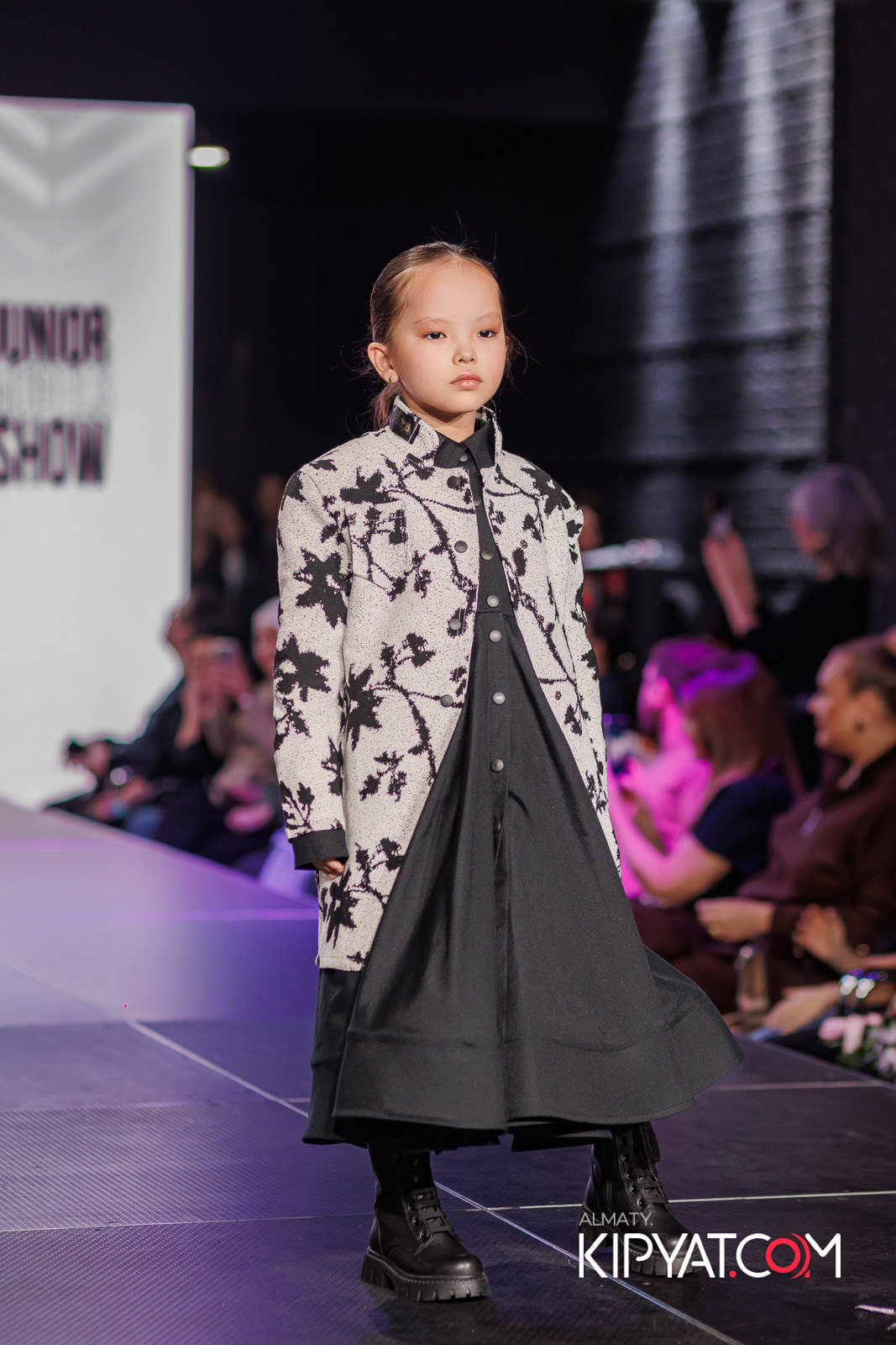 JUNIOR MODELS SHOW В РАМКАХ БЛАГОТВОРИТЕЛЬНОГО ПРОЕКТА МОДА ЗА СЧАСТЬЕ ДЕТЕЙ. КИПЯТКОМ АЛМАТЫ!