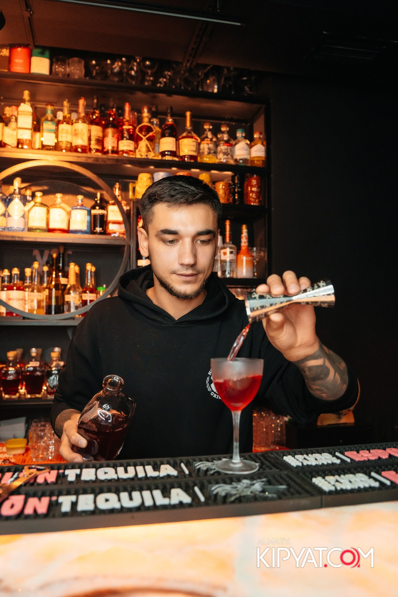 HOOKAH PLACE ALMATY. КИПЯТКОМ АЛМАТЫ!