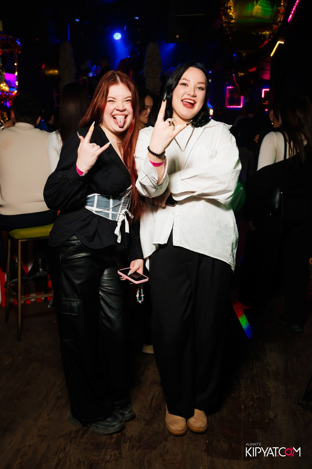 UYAT EMES BAR. КИПЯТКОМ АЛМАТЫ!