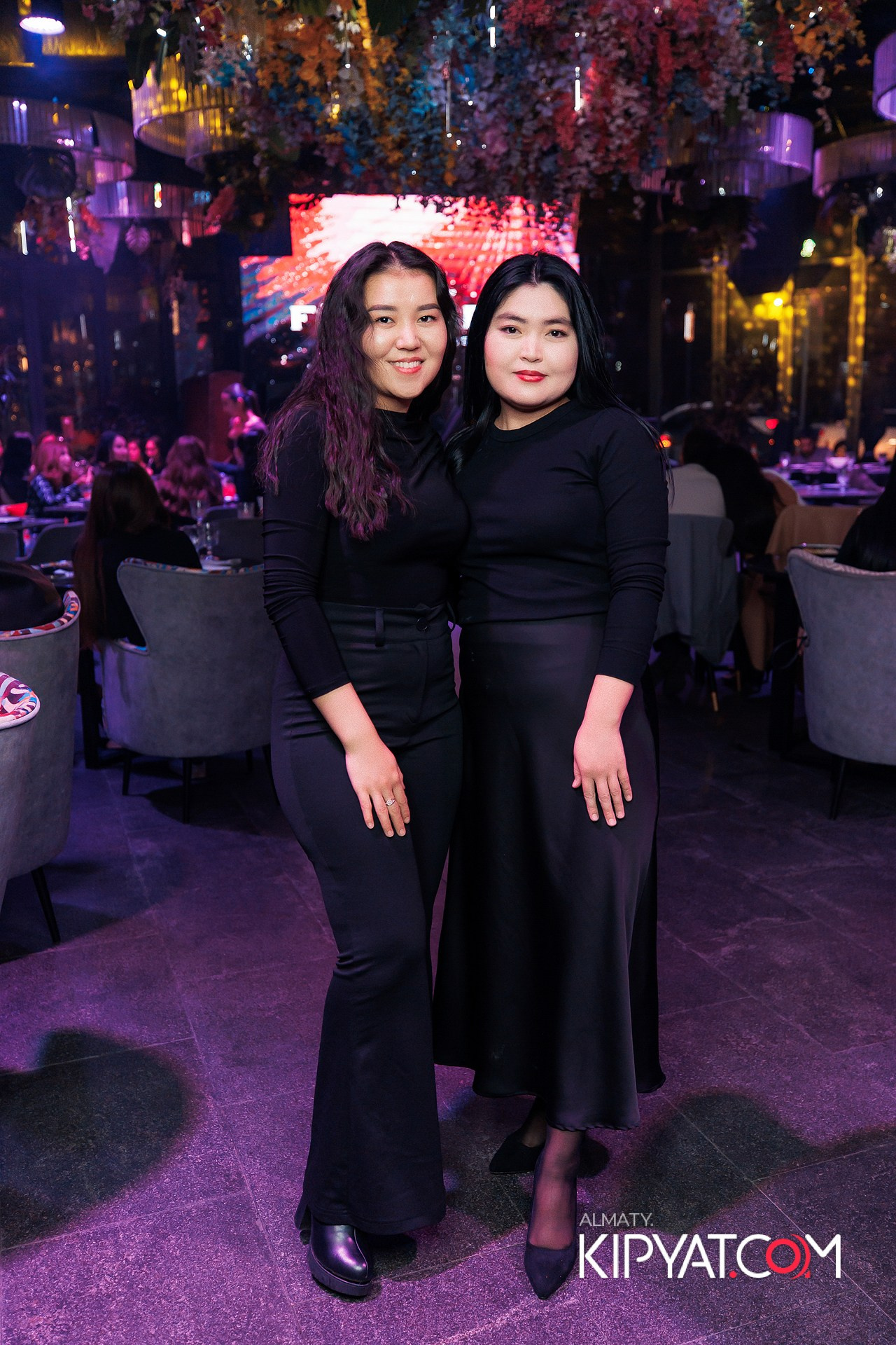 FRIENDS BAR & TERRACE. КИПЯТКОМ АЛМАТЫ! Фотосъемка мероприятий в Алматы