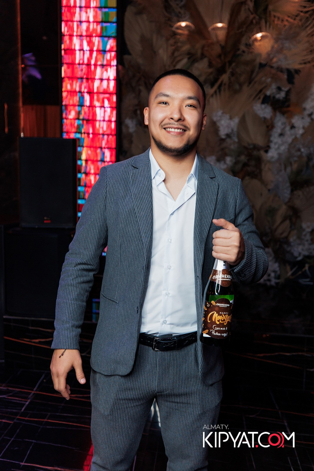 БАР ПАНАЕХАЛИ НА ДОСТЫК. КИПЯТКОМ АЛМАТЫ!