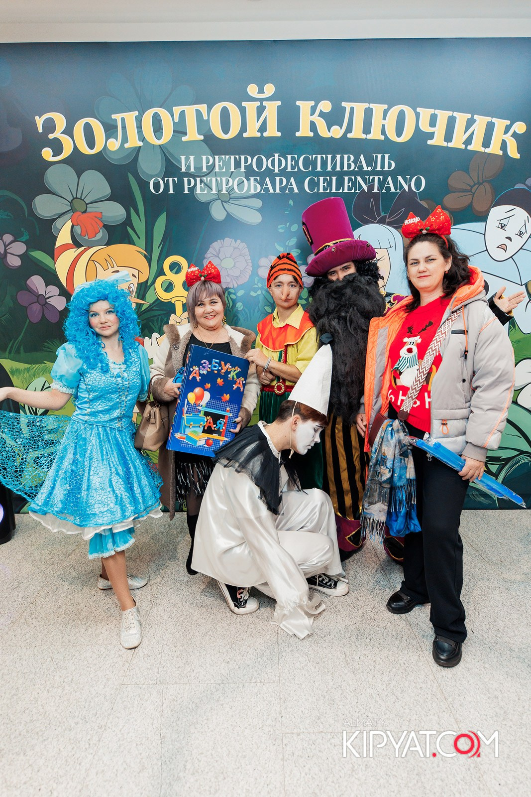 ЗОЛОТОЙ КЛЮЧИК И РЕТРОФЕСТИВАЛЬ ОТ РЕСТОБАРА CELENTANO. КИПЯТКОМ АЛМАТЫ!