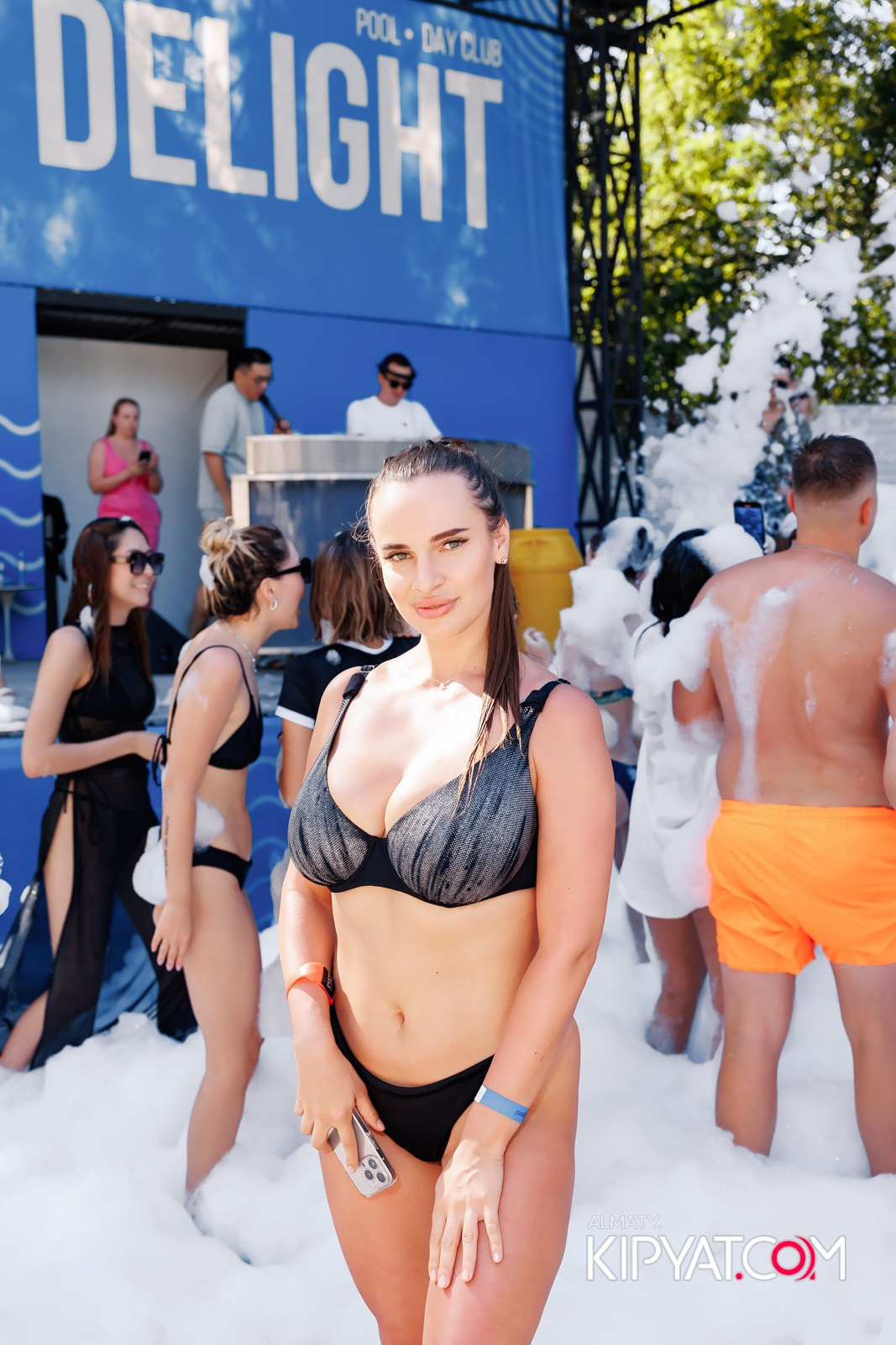 ПЕННАЯ ВЕЧЕРИНКА/ДЫМОВОЕ ШОУ/БАССЕЙН DELIGHT POOL. КИПЯТКОМ АЛМАТЫ!