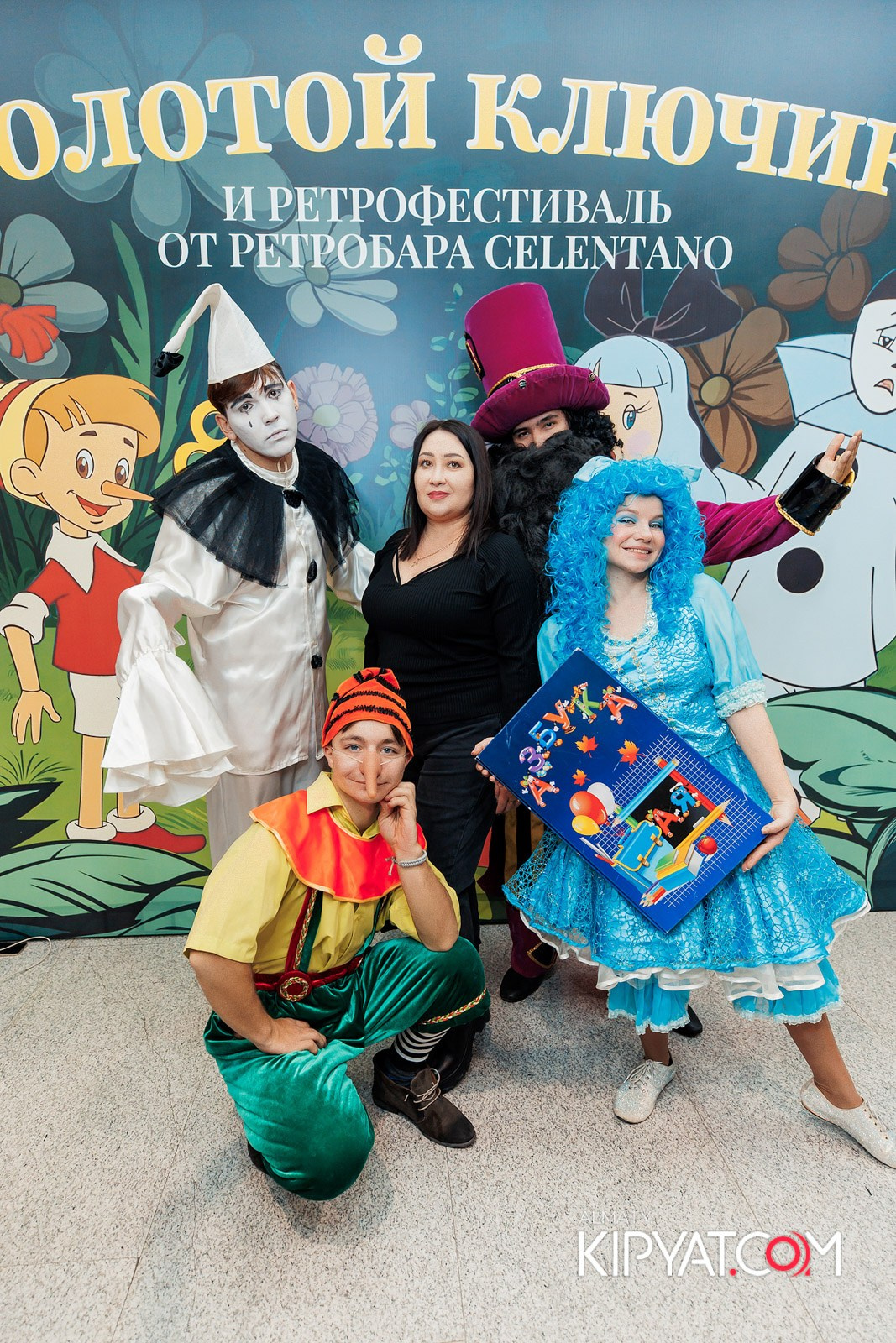 ЗОЛОТОЙ КЛЮЧИК И РЕТРОФЕСТИВАЛЬ ОТ РЕСТОБАРА CELENTANO. КИПЯТКОМ АЛМАТЫ!