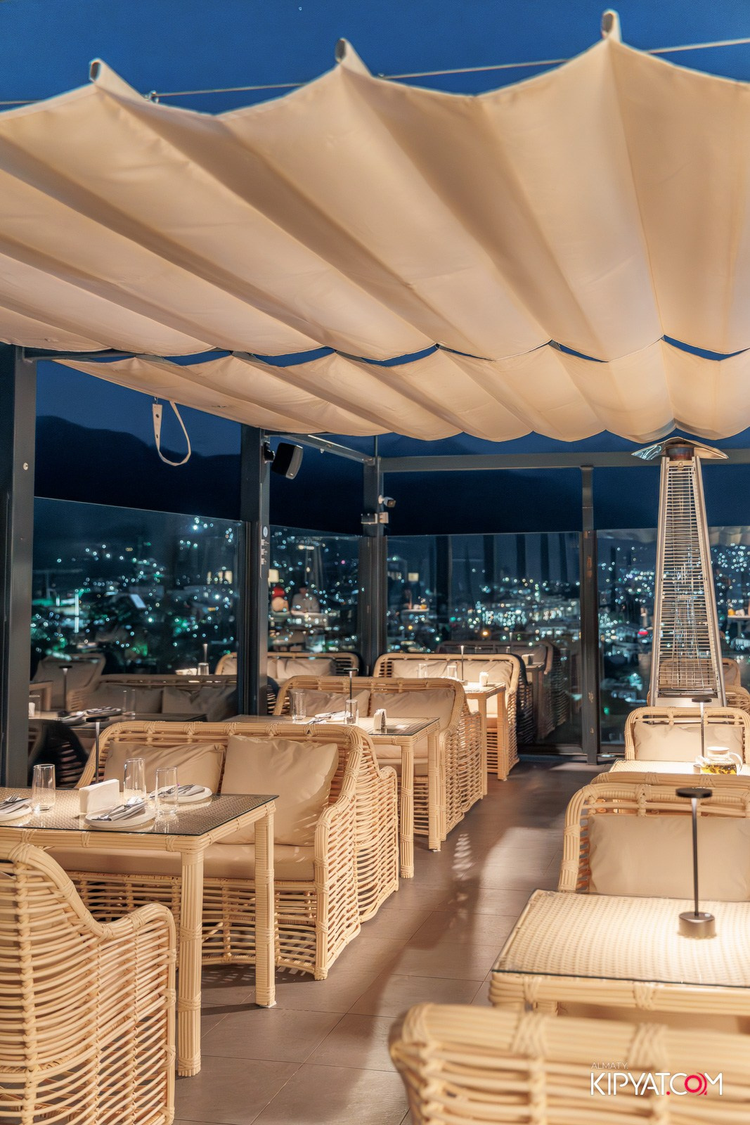 ВЫСТУПЛЕНИЕ DJ SUNQAR DJ BONI В SUNQAR BAR & RESTAURANT. КИПЯТКОМ АЛМАТЫ!