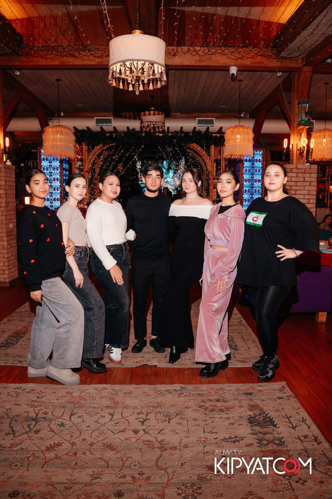 ГРУЗИНСКИЙ ДВОР НА КАБАНБАЙ БАТЫРА. КИПЯТКОМ АЛМАТЫ!