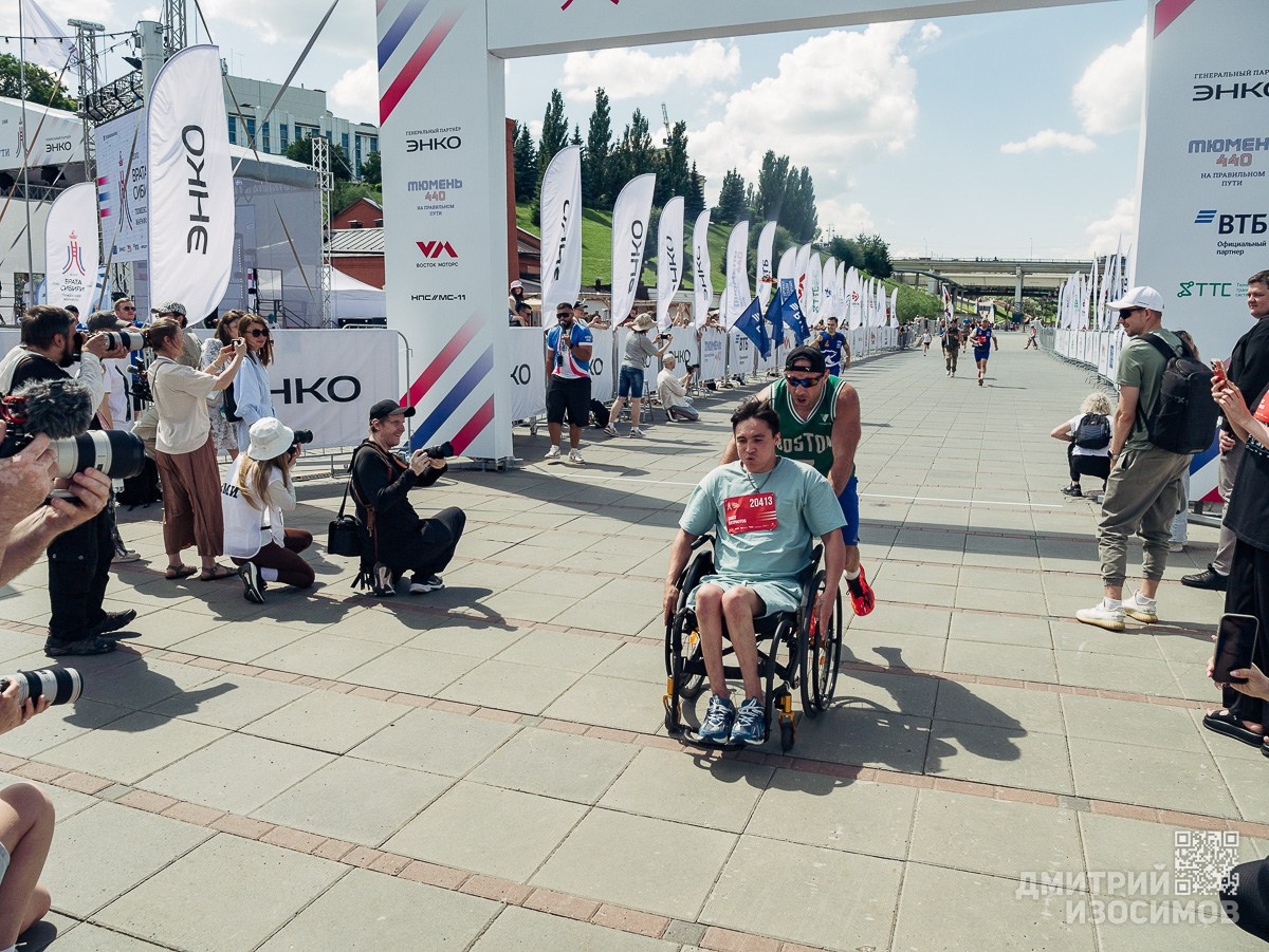 Тюменский марафон «Врата Сибири 2026». Дмитрий Изосимов — фото/видео в Тюмени