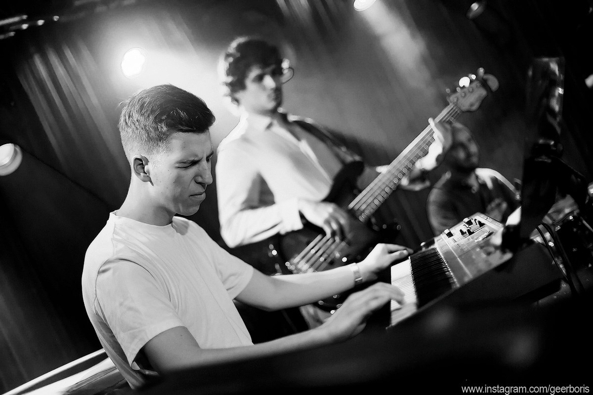 Фотосъемка концерта Артура Газарова & co. Репортажный фотограф Борис Геер