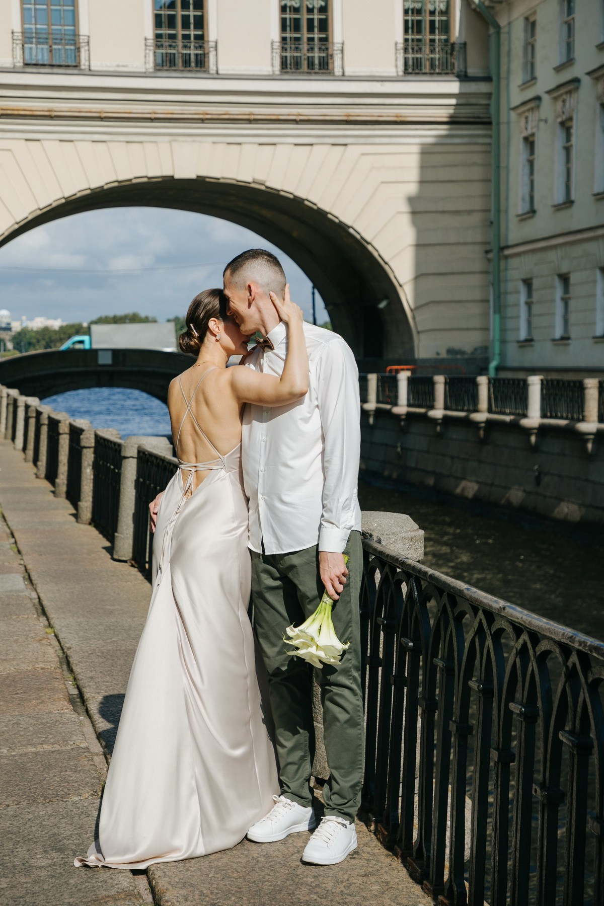 свадебная церемония, свадебный день, свадебное платье, свадебный банкет, свадебный фотограф, свадебная флористика, свадебный торт, свадебные традиции, свадебный декор, свадебная музыка, свадьба в стиле, свадебный салон, свадебные аксессуары, свадебный тост, свадебный ритуал, свадебные украшения, свадебный персонал.