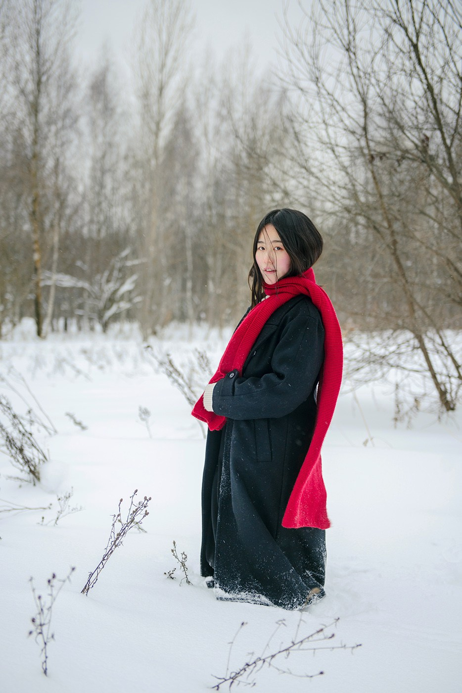 photo shoot for a girl in a winter field, snow (photography from Elena Carruthers)