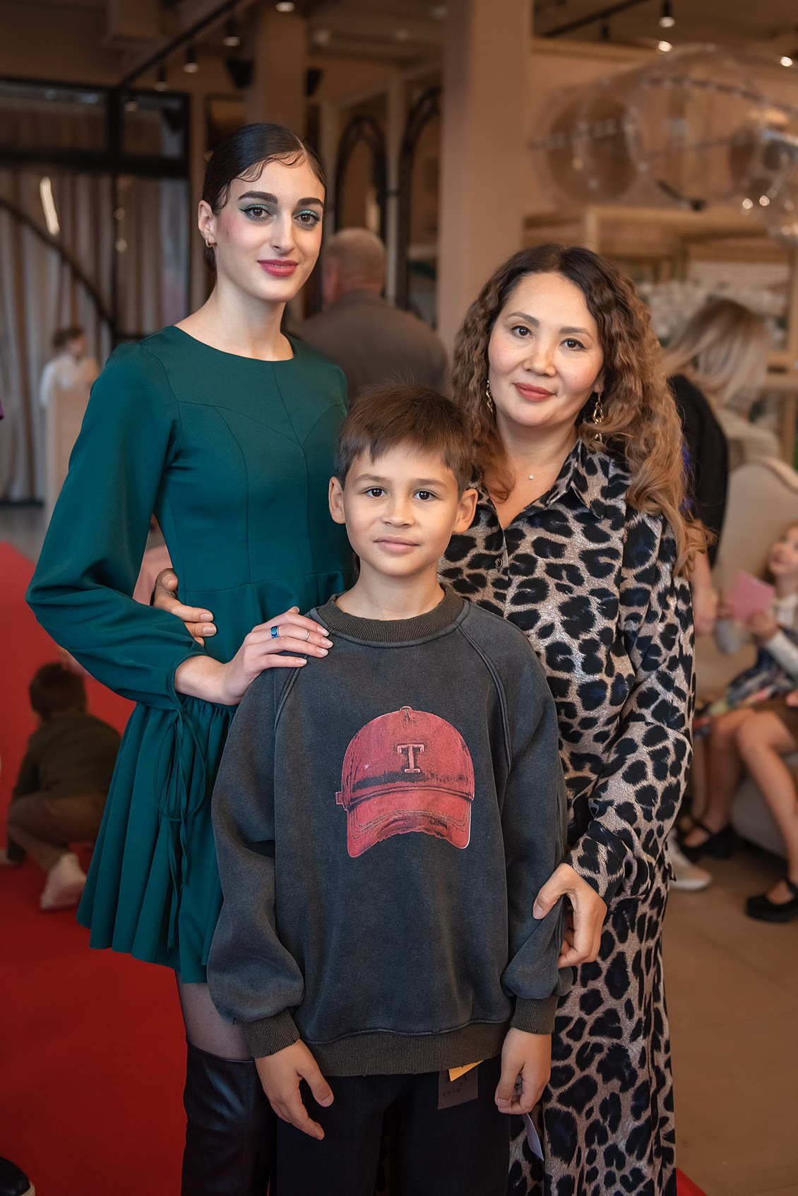 HAPPYkids дефиле в день мамы. Семейный и коммерческий фотограф в Сочи Александр Бодунов