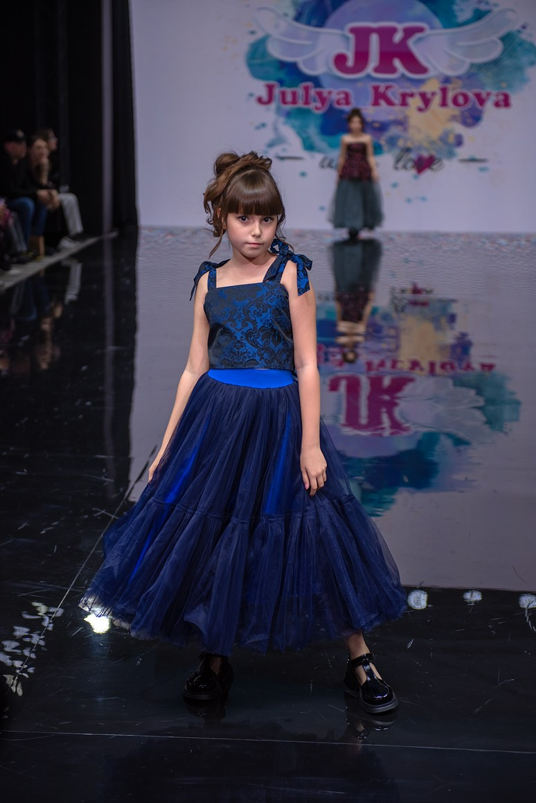 SochiFashionWeek2024 дизайнер Юлия Крылова. Семейный и коммерческий фотограф в Сочи Александр Бодунов