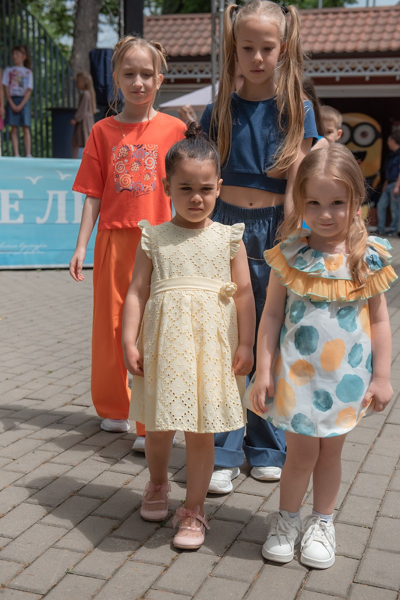 Парк Ривьера дефиле HAPPYkids. Семейный и коммерческий фотограф в Сочи Александр Бодунов