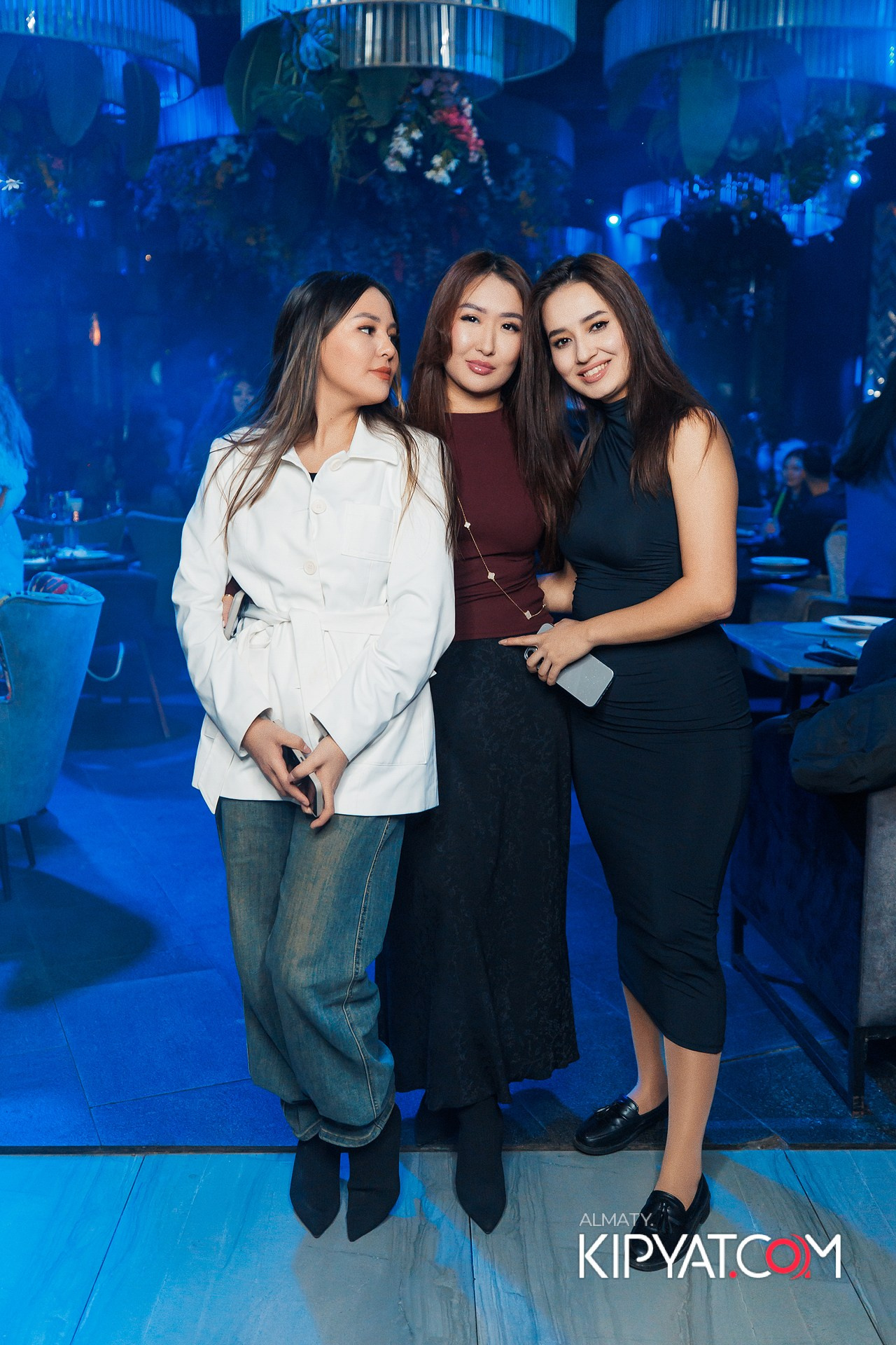 FRIENDS BAR & TERRACE. КИПЯТКОМ АЛМАТЫ!