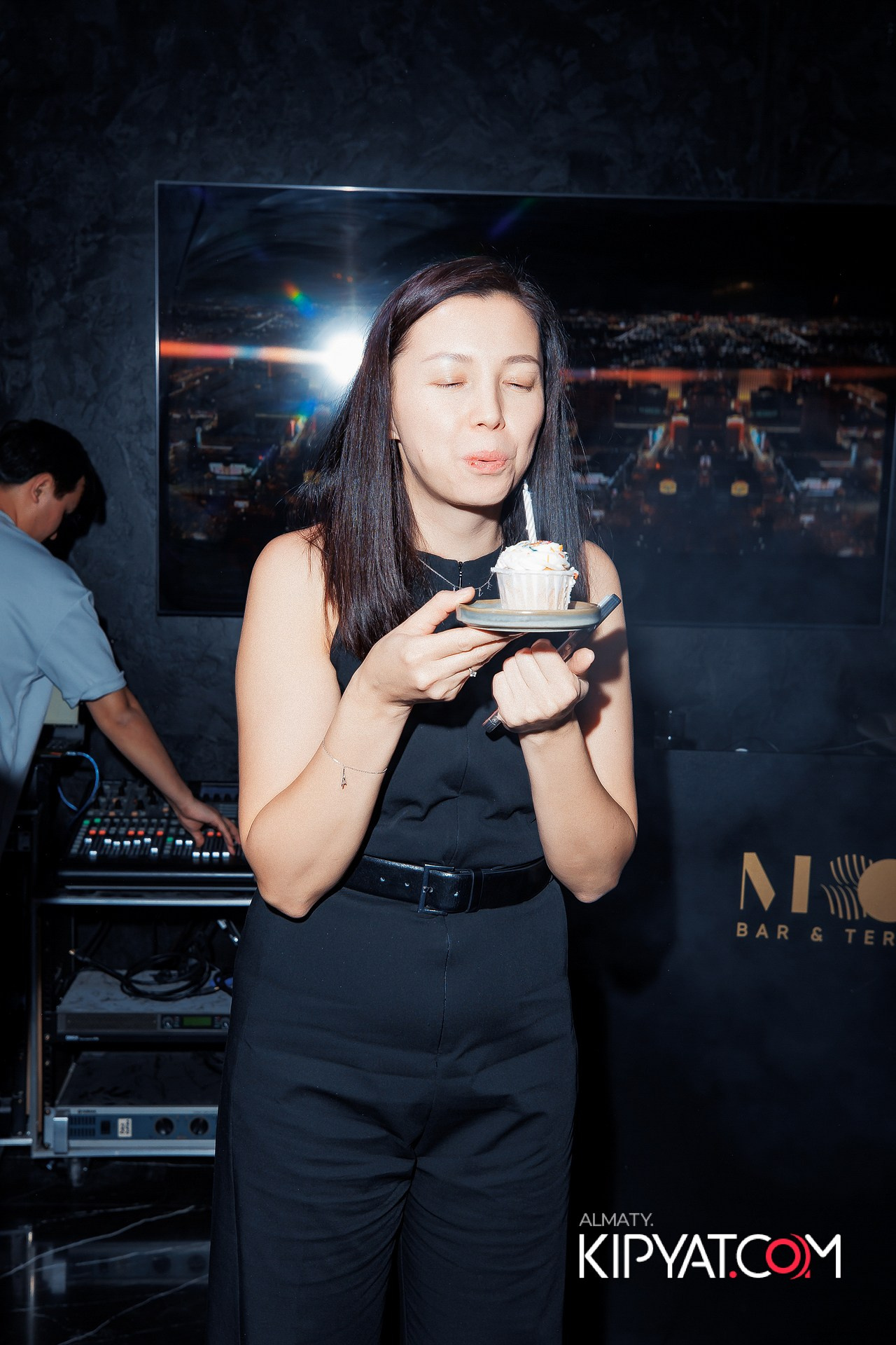 MOOD BAR & TERRACE. КИПЯТКОМ АЛМАТЫ!