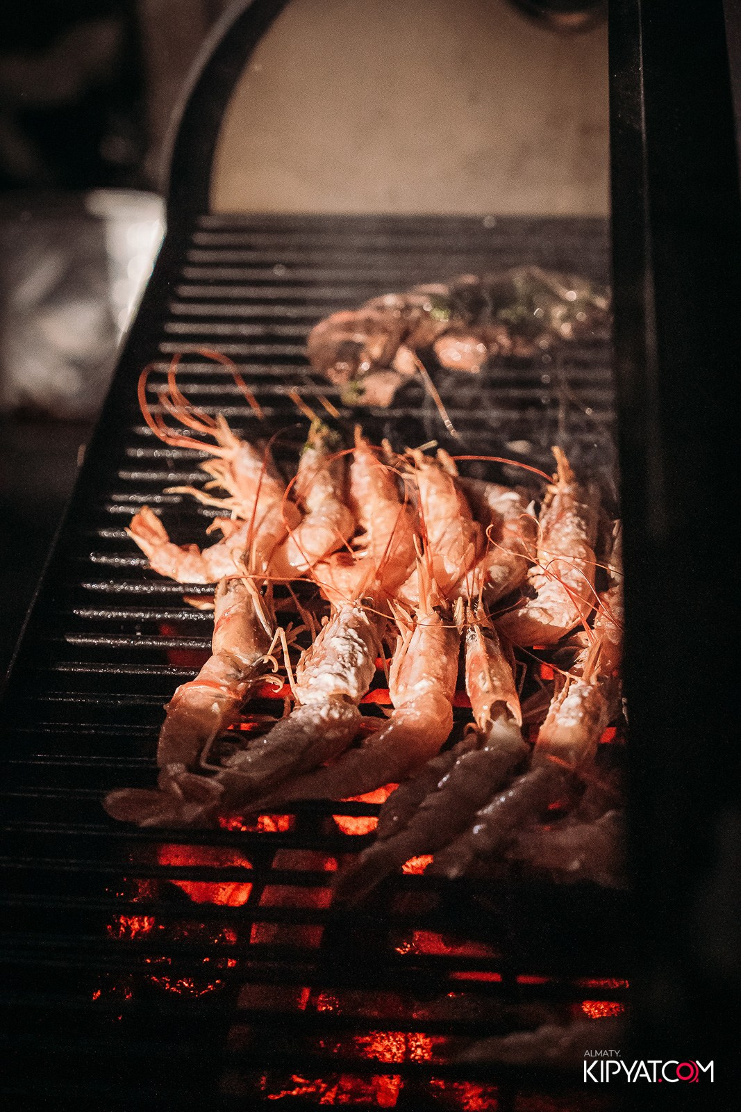 ДЕНЬ РОЖДЕНИЯ CAFE MAIN — 1 ГОД. КИПЯТКОМ АЛМАТЫ!