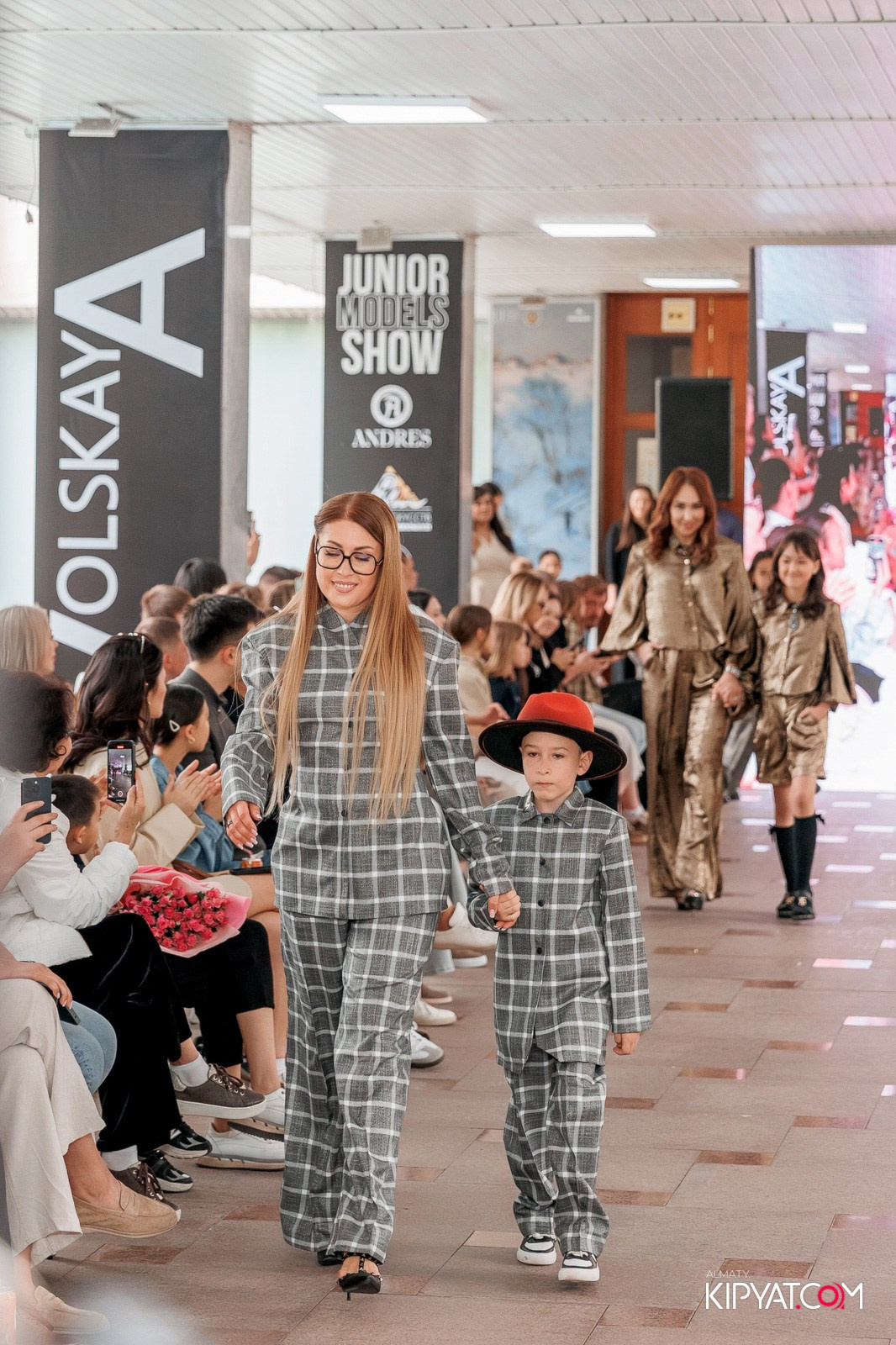 JUNIOR FASHION SHOW. КИПЯТКОМ АЛМАТЫ!