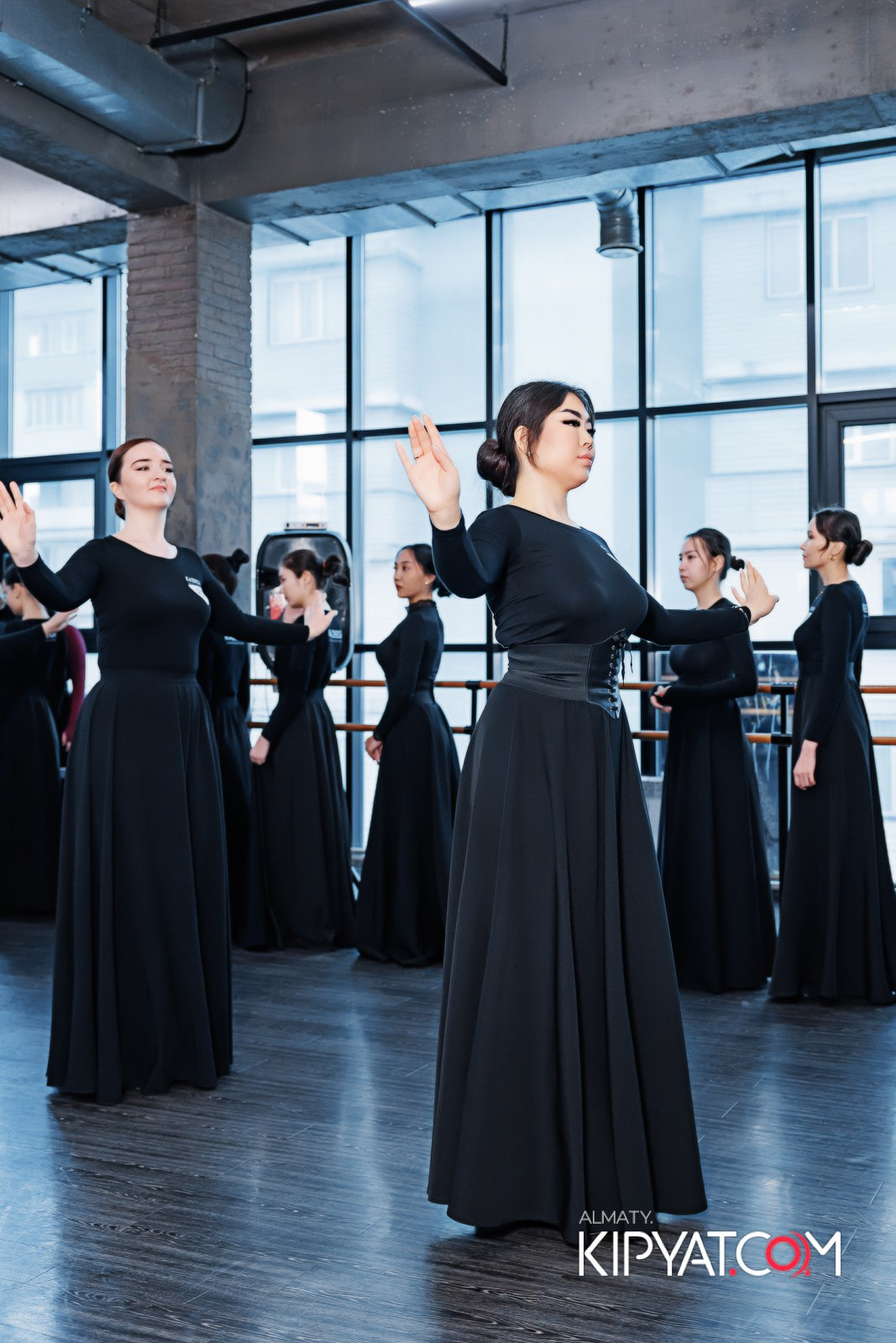 BLOCKBUSTER ТАНЦЕВАЛЬНАЯ АКАДЕМИЯ. КИПЯТКОМ АЛМАТЫ!