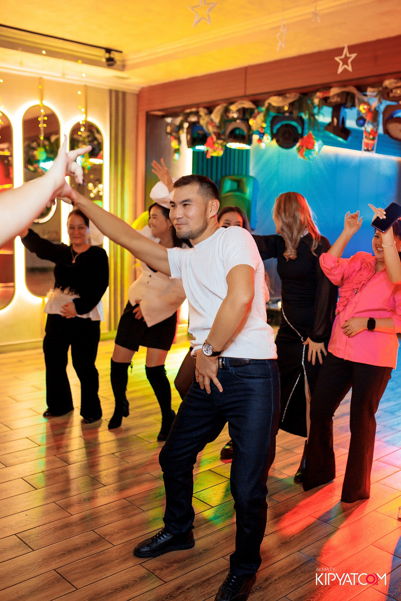 КАФЕ ЖАСМИН НА МОМЫШУЛЫ. КИПЯТКОМ АЛМАТЫ! Фотосъемка мероприятий в Алматы