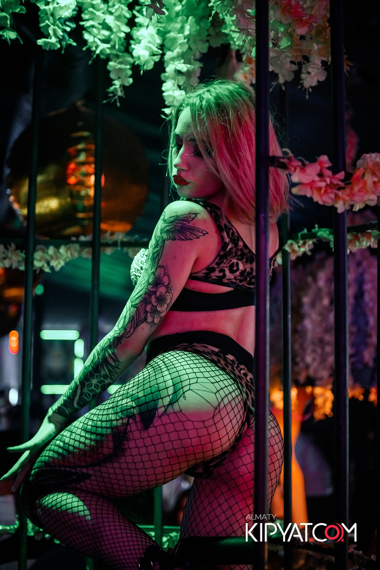 UYAT EMES BAR. КИПЯТКОМ АЛМАТЫ!