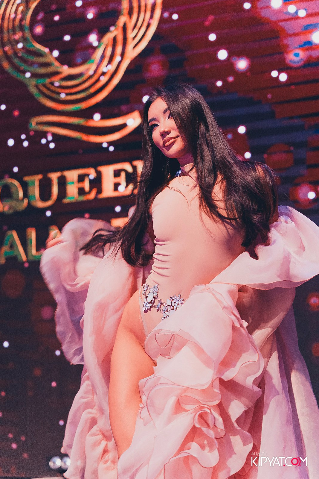 QUЕЕN. КИПЯТКОМ АЛМАТЫ!