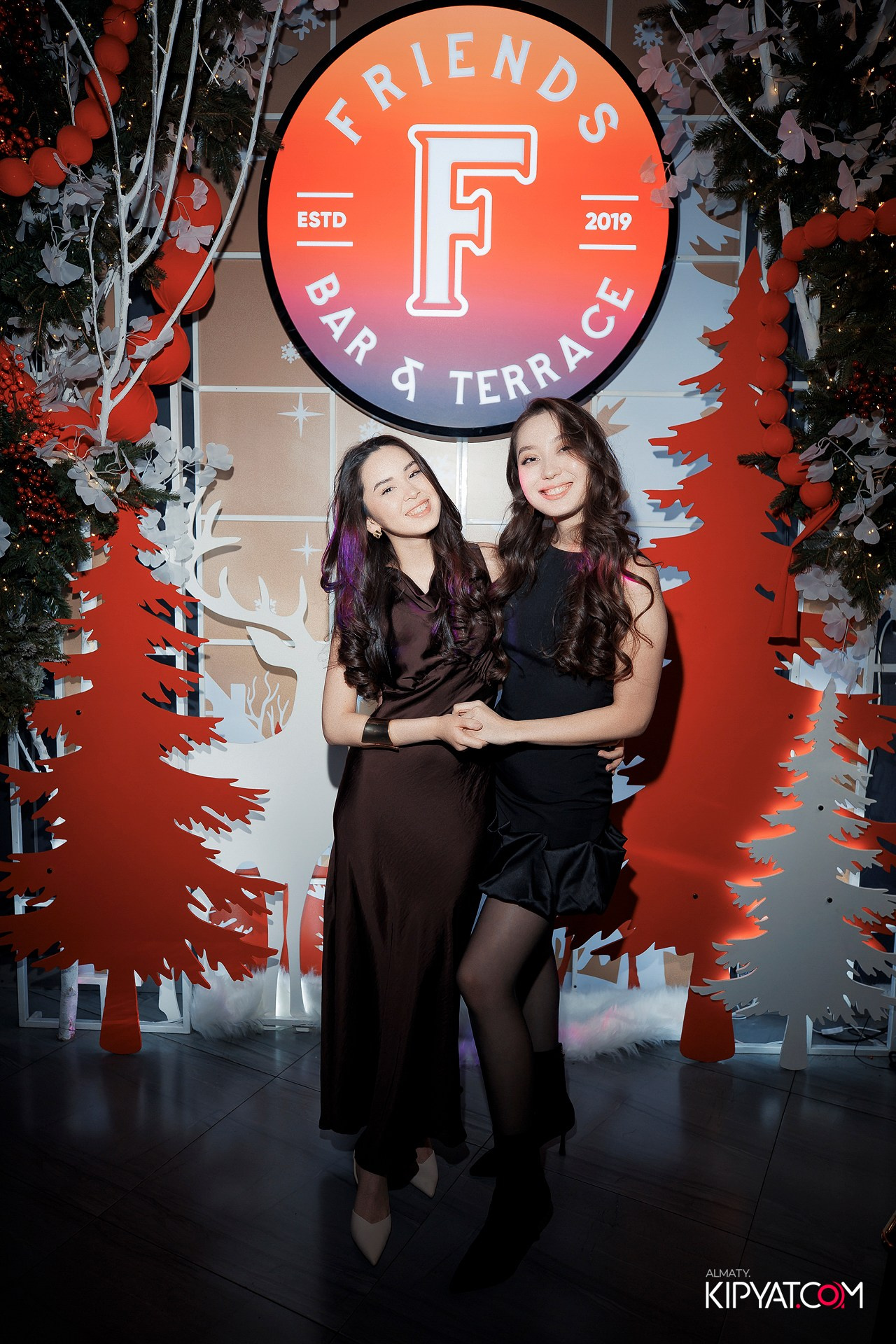 FRIENDS BAR & TERRACE. КИПЯТКОМ АЛМАТЫ! Фотосъемка мероприятий в Алматы