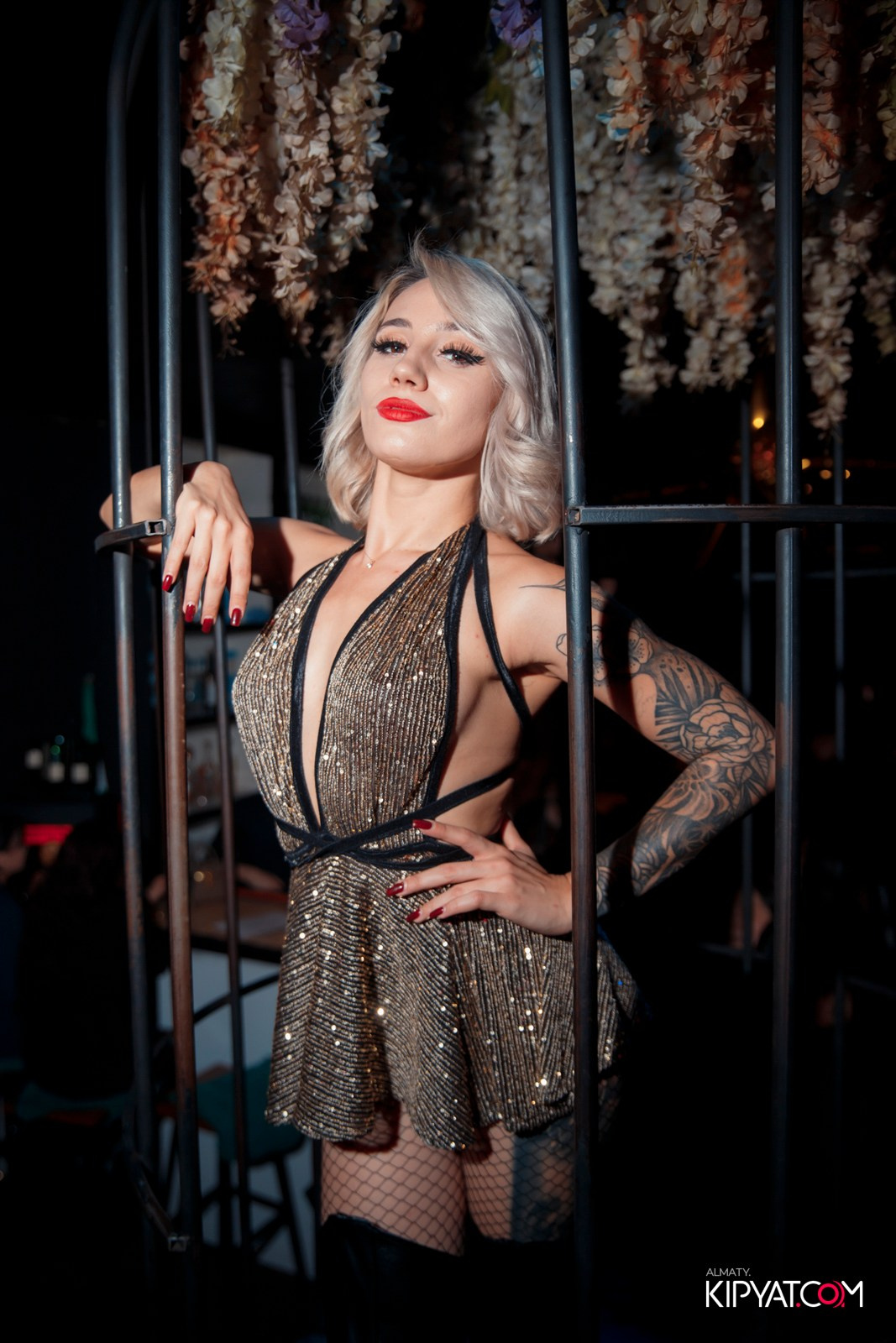 UYAT EMES BAR. КИПЯТКОМ АЛМАТЫ!