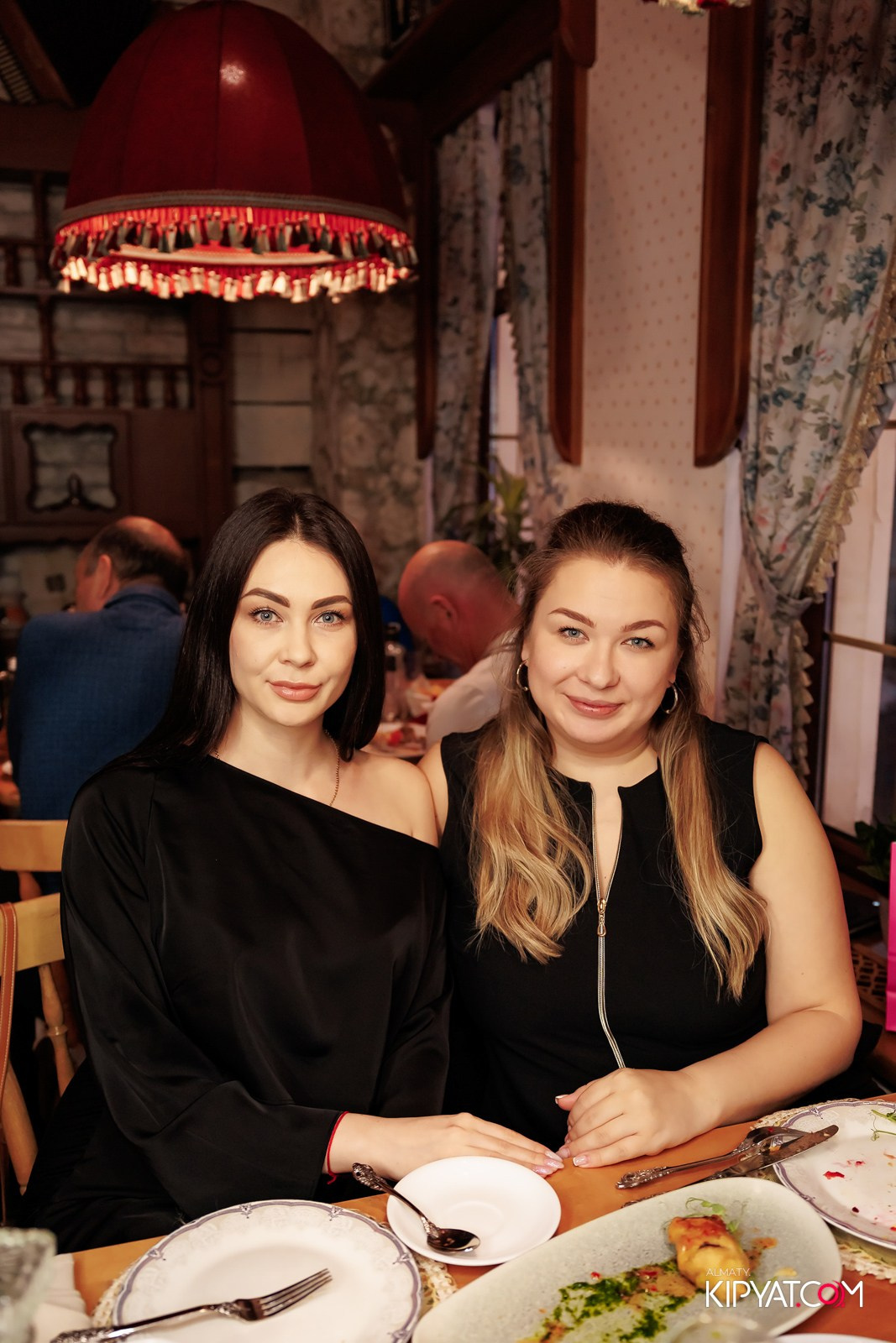 РЕСТОРАН МАРЬИНА РОЩА. КИПЯТКОМ АЛМАТЫ!