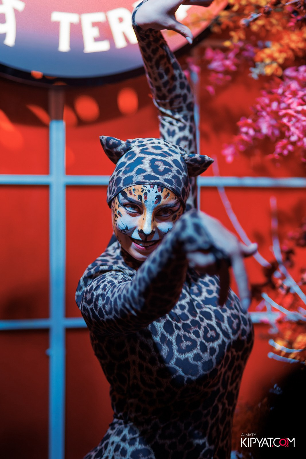 FRIENDS BAR & TERRACE. КИПЯТКОМ АЛМАТЫ!