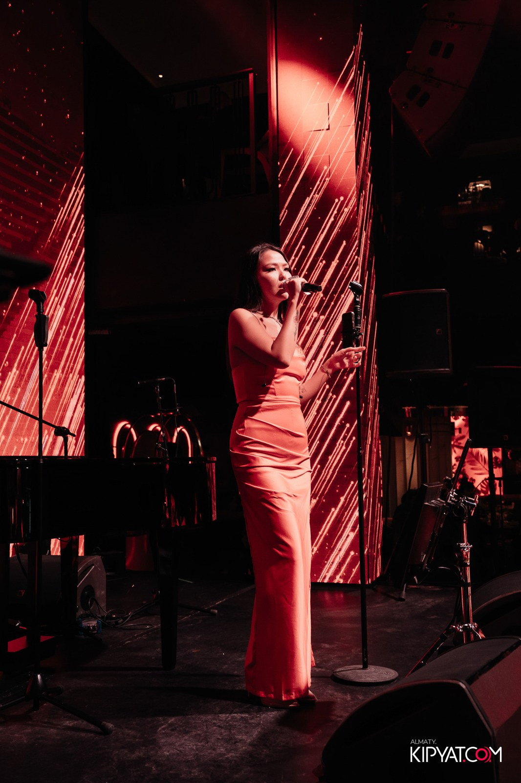 МИХАИЛ ШУФУТИНСКИЙ С СОЛЬНЫМ КОНЦЕРТОМ В QUEEN ALMATY. КИПЯТКОМ АЛМАТЫ!